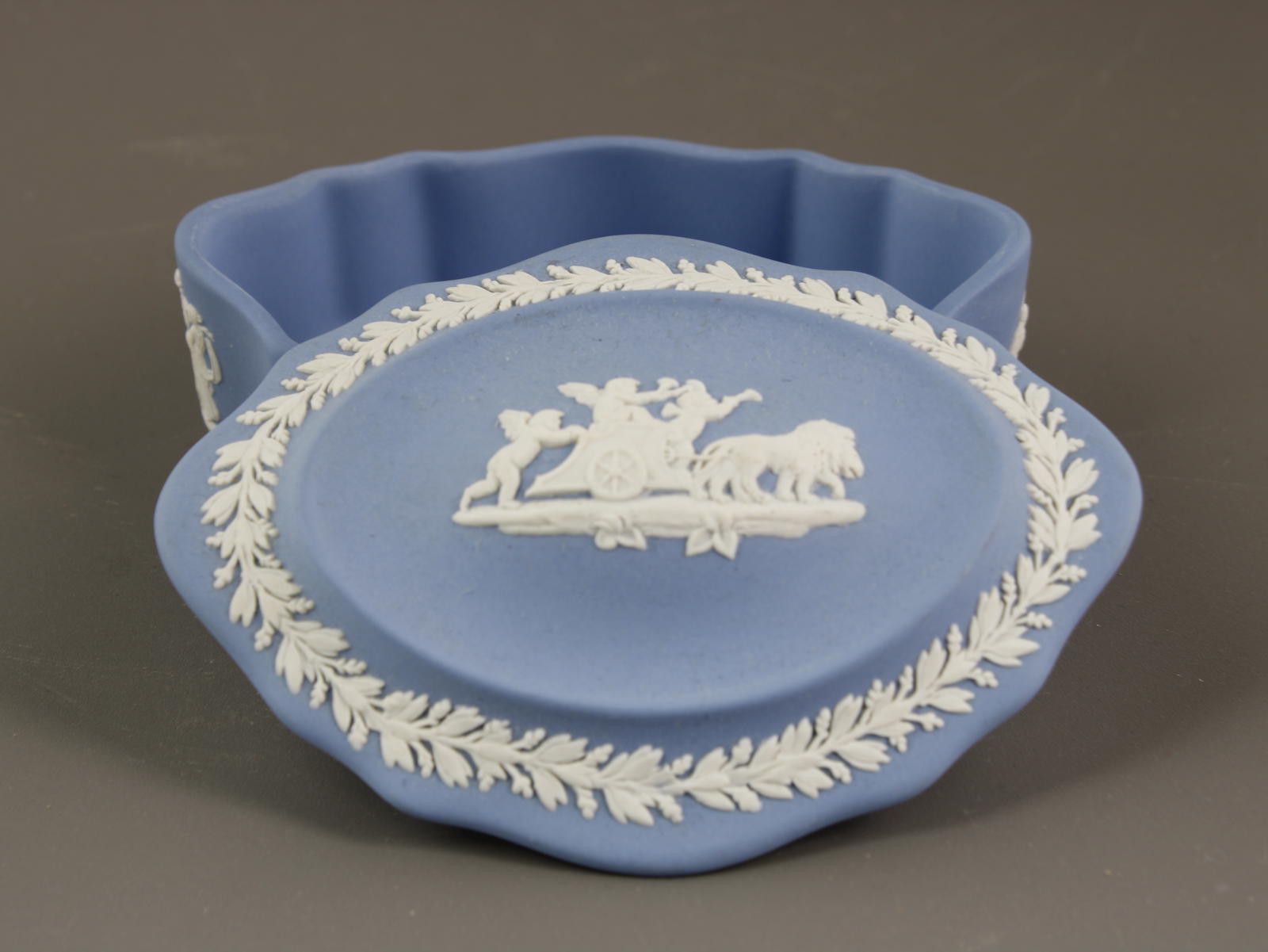 Other Vintage Wedgwood Jasper Ware Blue White Ceramic Trinket Box Size ONE SIZE - 3 Thumbnail