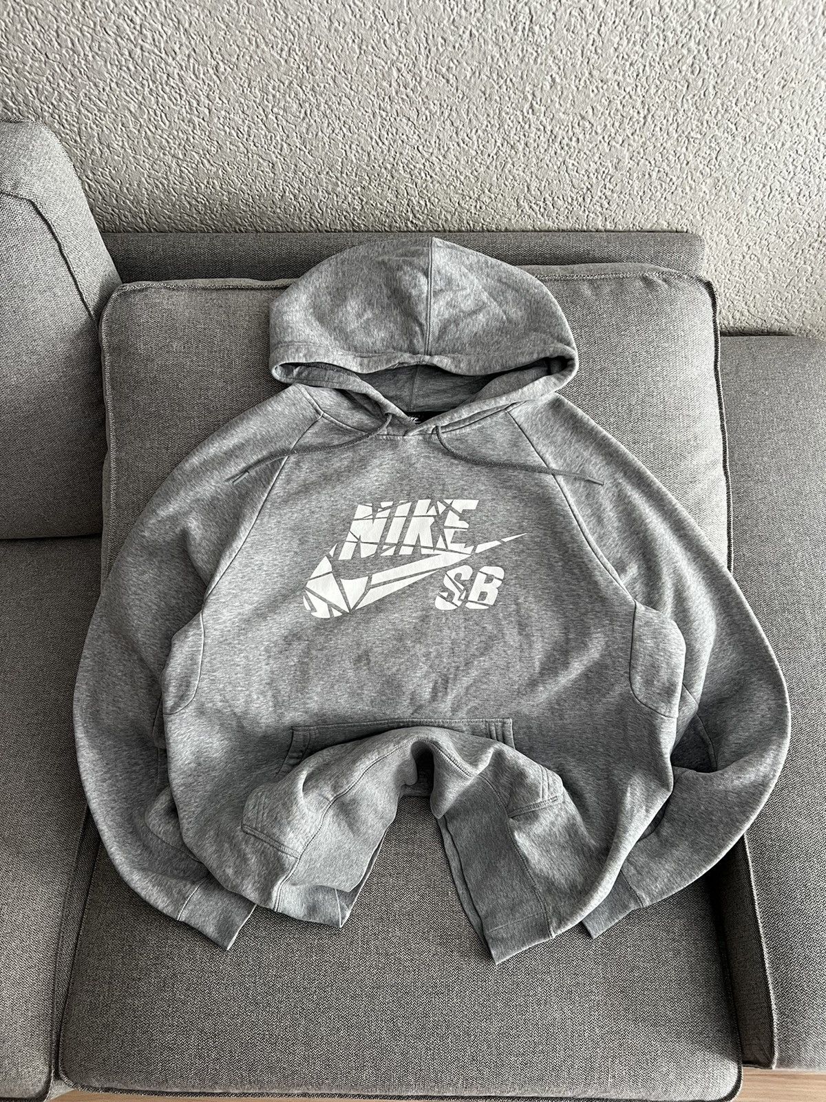 Nike Vintage Y2K Nike SB Grey Hoodie Size US L / EU 52-54 / 3 - 5 Thumbnail