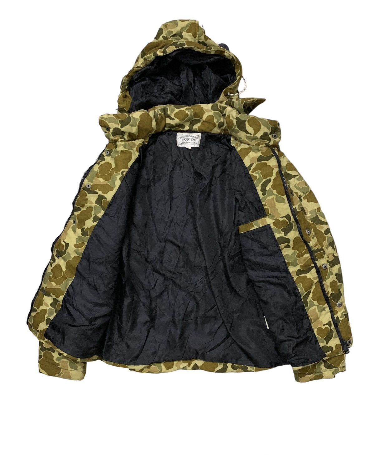 Japanese Brand × Vintage Vintage similar Bathing Ape Camo puffer hooded Jacket (B) Size US L / EU 52-54 / 3 - 7 Thumbnail