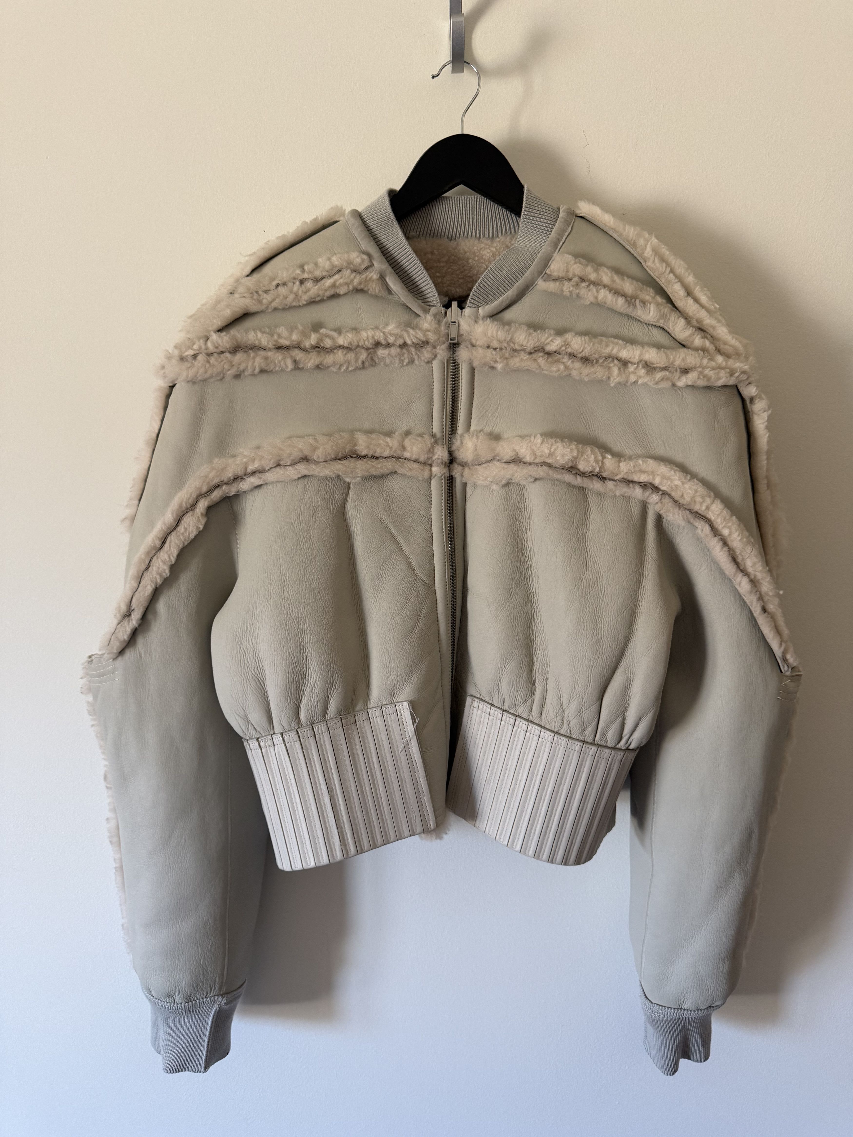 Rick Owens Rick Owens Girdered Reversible Shearling Bomber in White Size US L / EU 52-54 / 3 - 8 Thumbnail