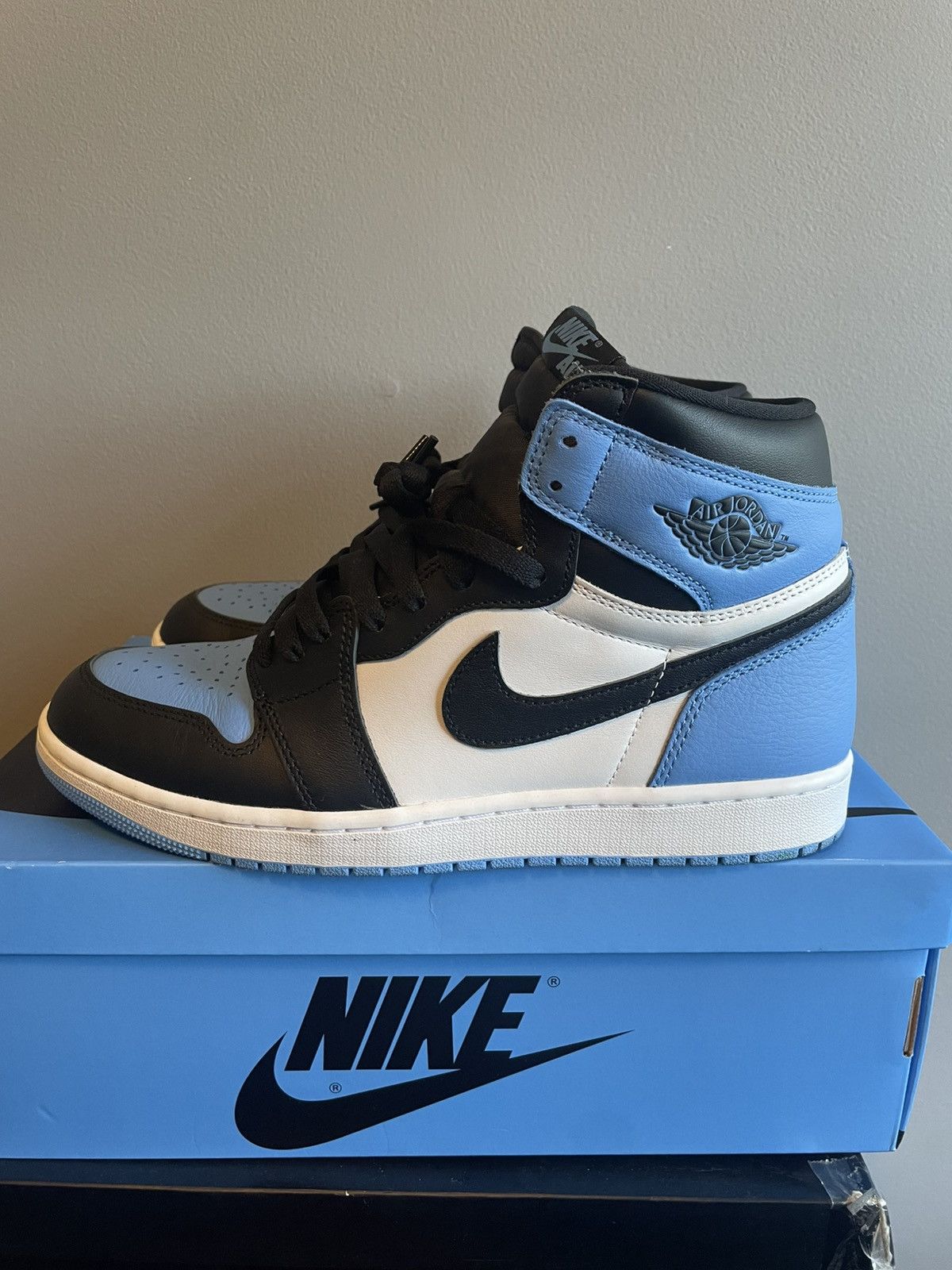Jordan Brand Jordan 1 UNC Toe Size 10 Size US 10 / EU 43 - 2 Thumbnail