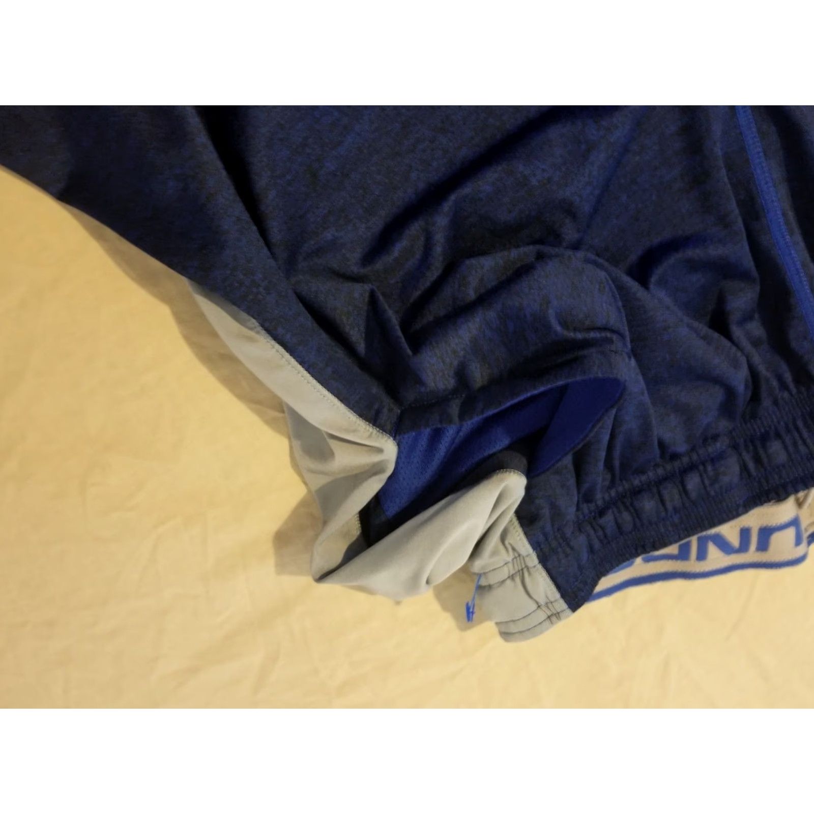 Under Armour Under Armour Shorts L Large Navy Blue Athletic Gym Workout Mens Sports Shirt- Athletic Pattern: Solid, Elastic Waist, Drawstring, Polyester Size US 33 - 3 Thumbnail