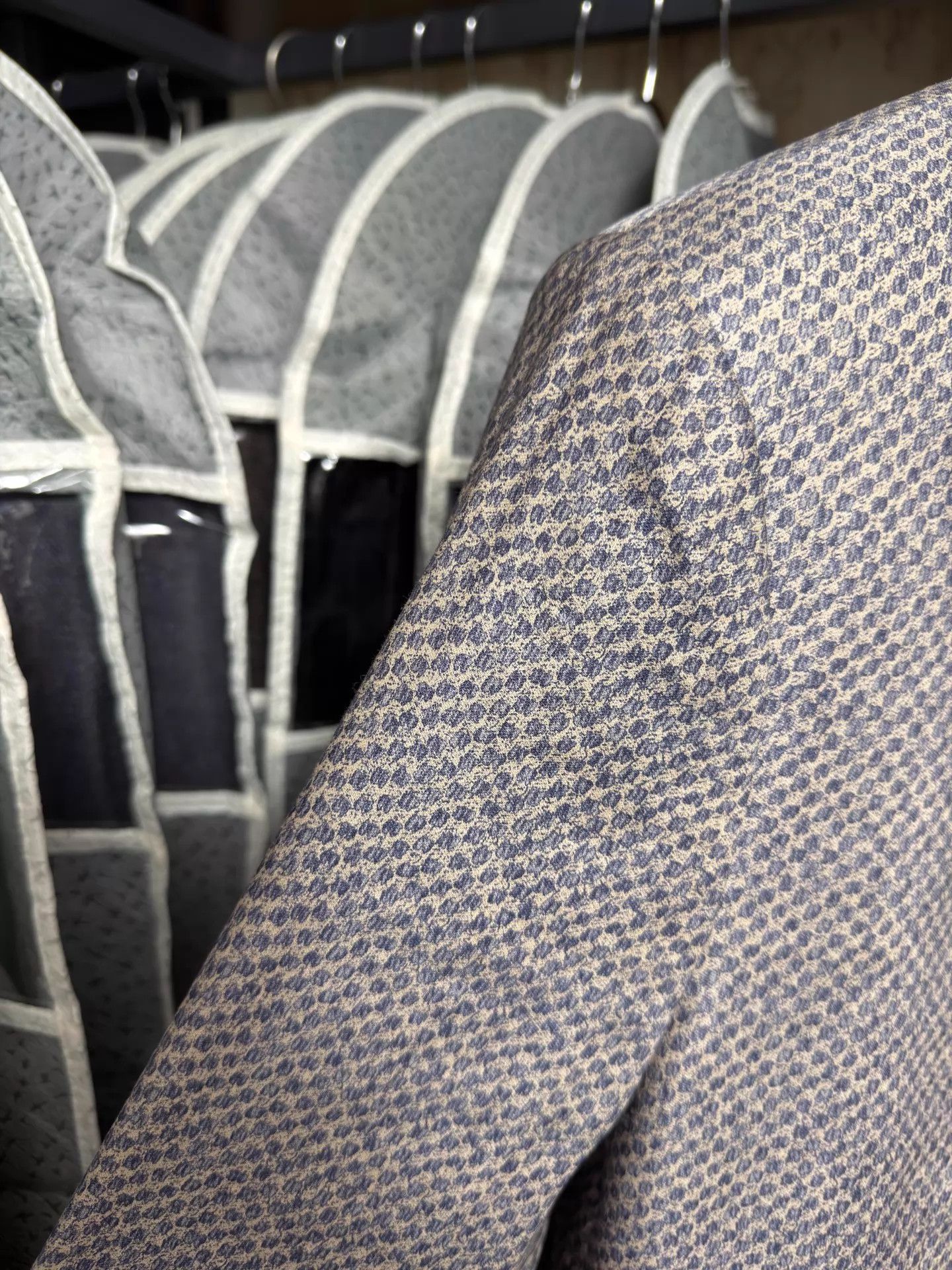 Giorgio Armani Giorgio Armani Slim Suit 52/54 Gray SnakePatterned Size 54R - 4 Thumbnail