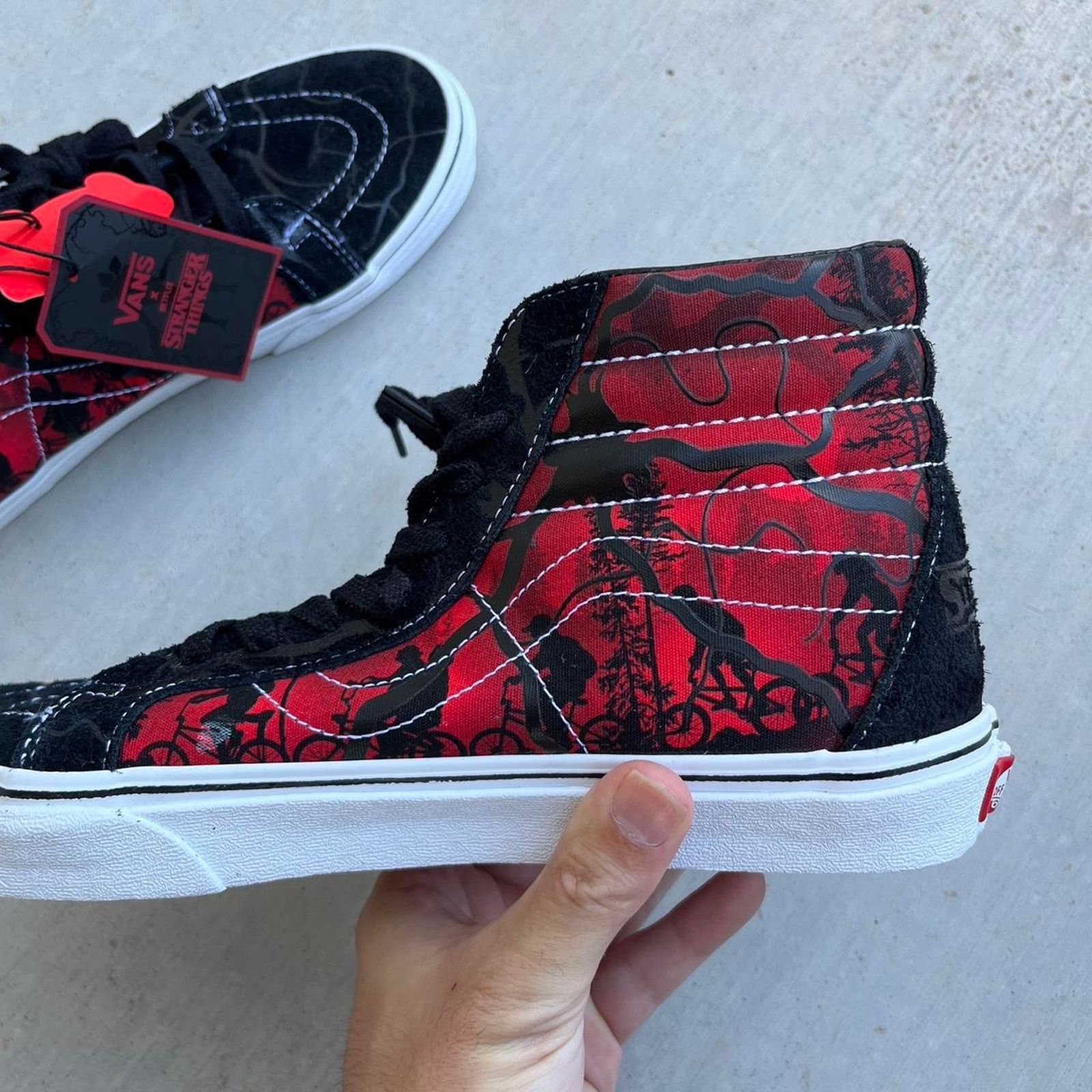 Vans STRANGER THINGS X VANS COLLAB! Size US 10 / EU 43 - 7 Thumbnail