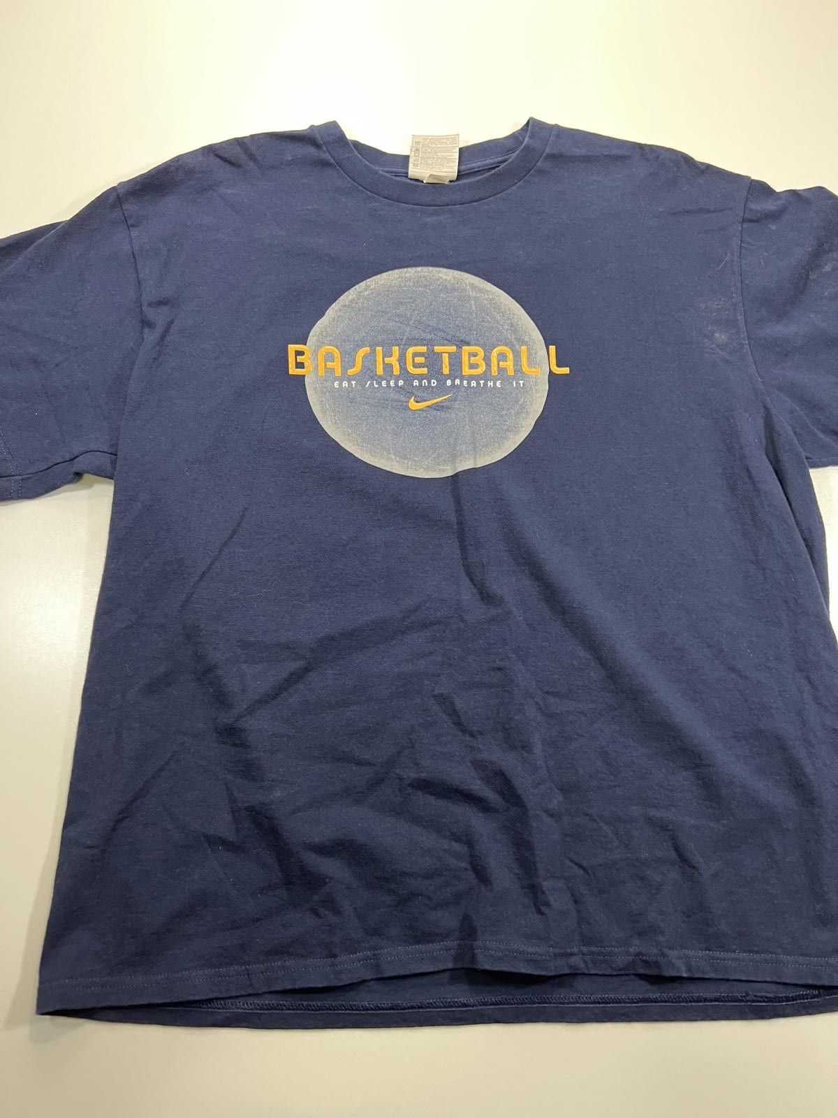 Nike Vintage Nike Basketball Graphic T-Shirt Large Navy Blue Size US L / EU 52-54 / 3 - 2 Thumbnail