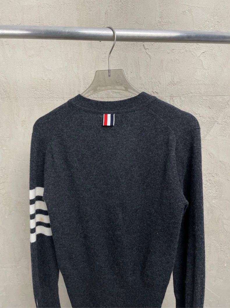 Thom Browne Thom browne Dark gray four-striped cashmere cardigan jacket Size S / US 4 / IT 40 - 4 Thumbnail
