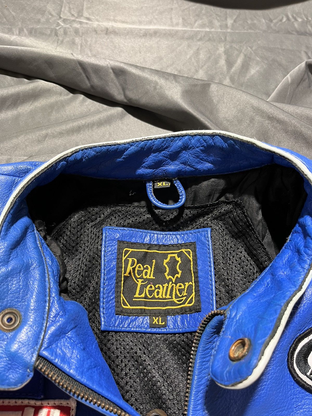 Japanese Brand Vintage Suzuki racing MOTO suit big multi Logo real leather Size US XL / EU 56 / 4 - 3 Thumbnail