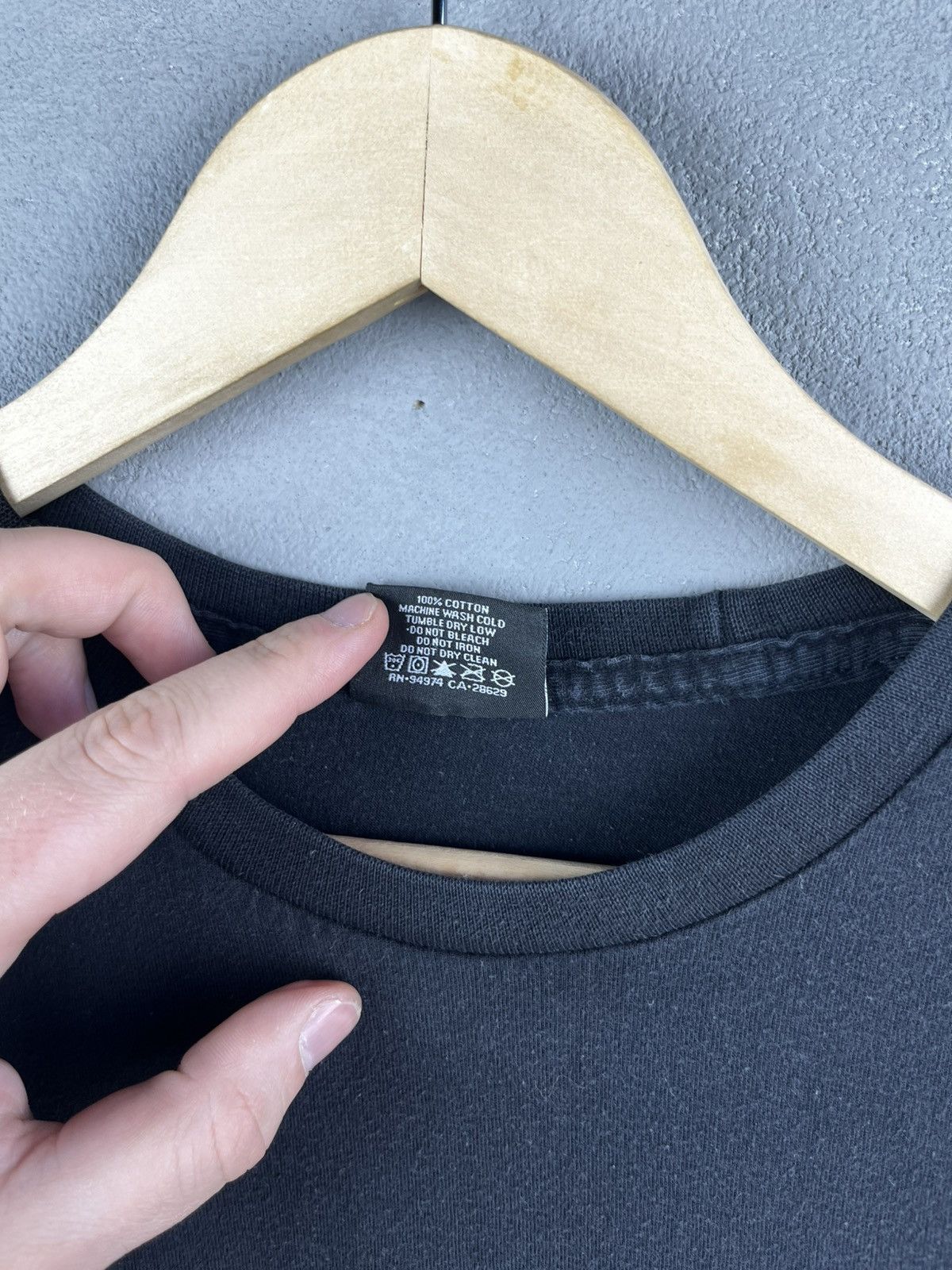 Stussy Stussy distressed t shirt Size US S / EU 44-46 / 1 - 5 Thumbnail