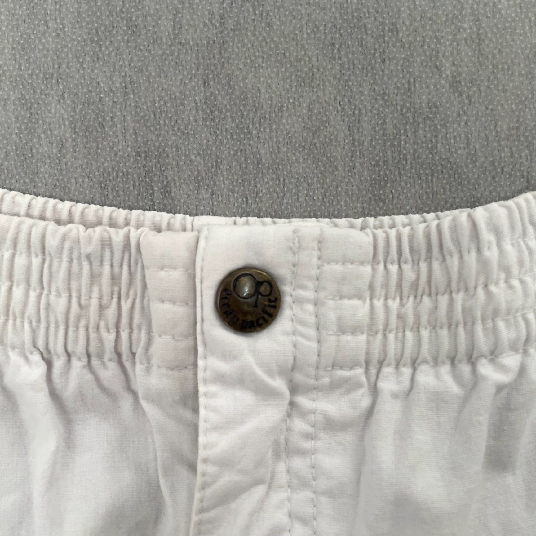VINTAGE OP Adult Shorts 40 White Cotton Beach Longriders Corner Pocket USA Mens