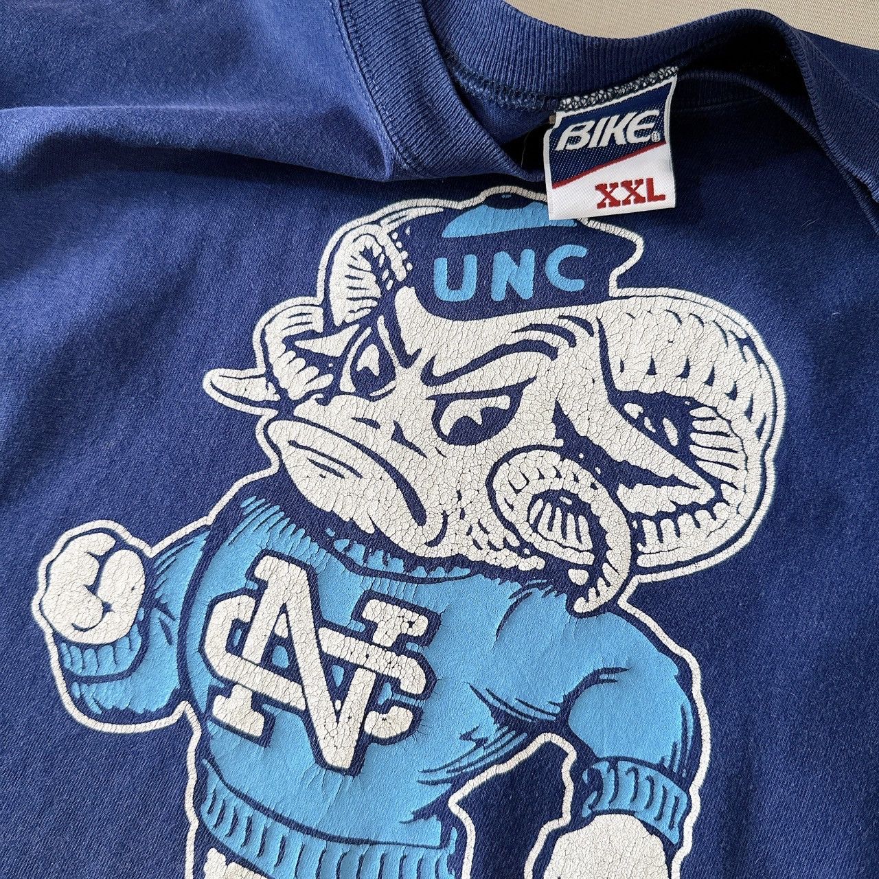 Vintage 90s University of North Carolina tarhells t-shirt/ XXL Size US XXL / EU 58 / 5 - 8 Thumbnail