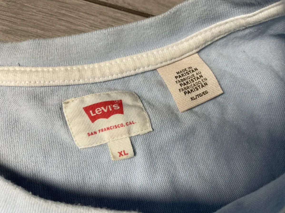 Levi's Levis box logo T-shirt casual streetwear size XLarge Size US XL / EU 56 / 4 - 4 Thumbnail