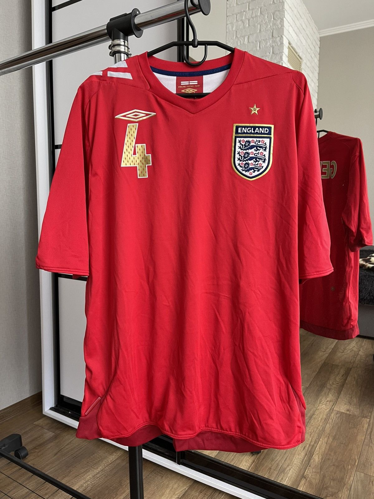 Umbro 2006/2008 Umbro England Gerrard Vintage Soccer Jersey Shirt Size US XL / EU 56 / 4 - 1 Thumbnail