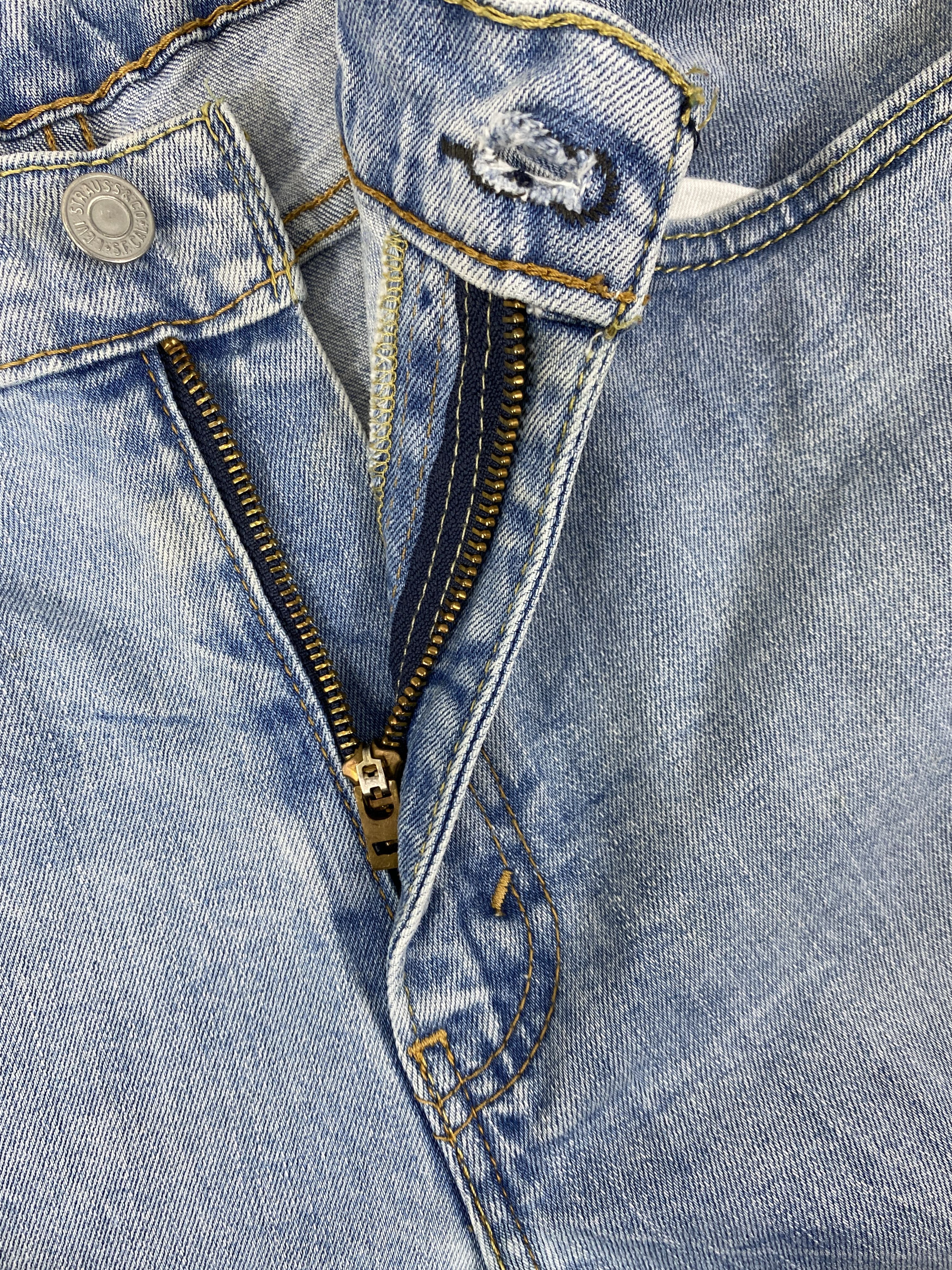 Levi's Vintage Levi's 514 Light Wash Denim 36 x 32 -JN055 Size US 36 / EU 52 - 6 Thumbnail