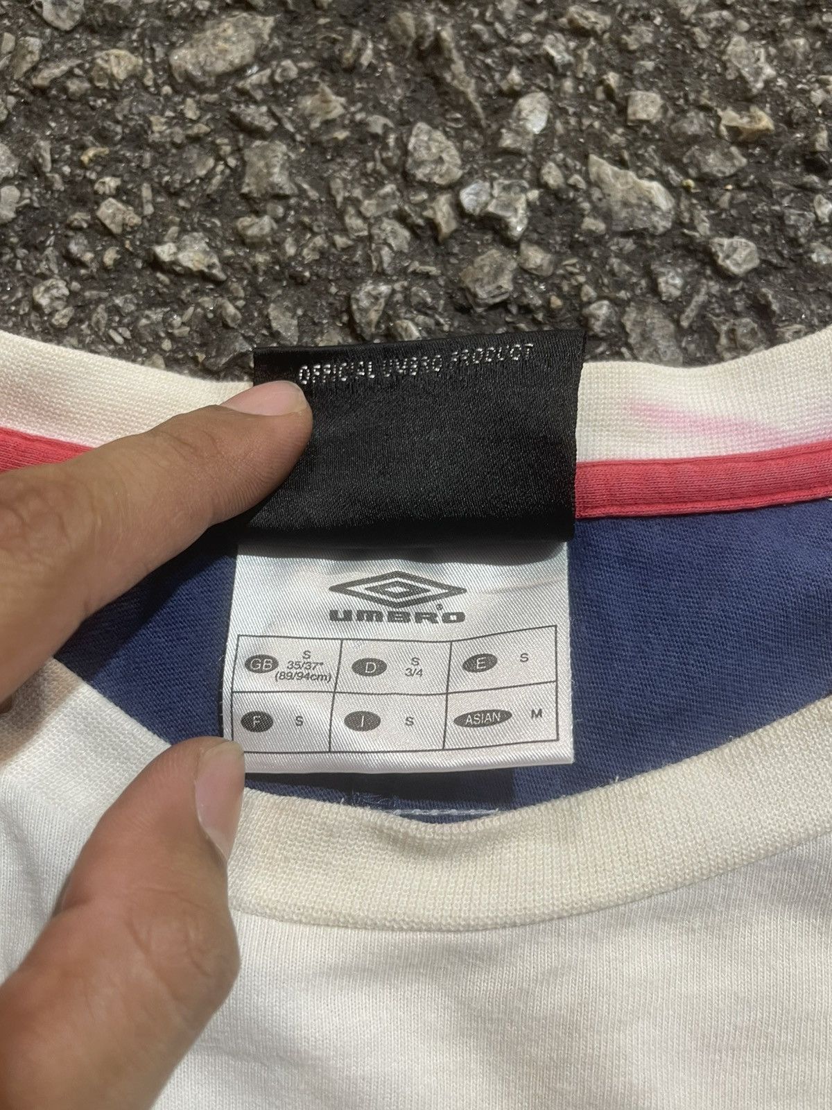 Umbro Cotton . Manchester United Vodafone Umbro Size US M / EU 48-50 / 2 - 5 Thumbnail