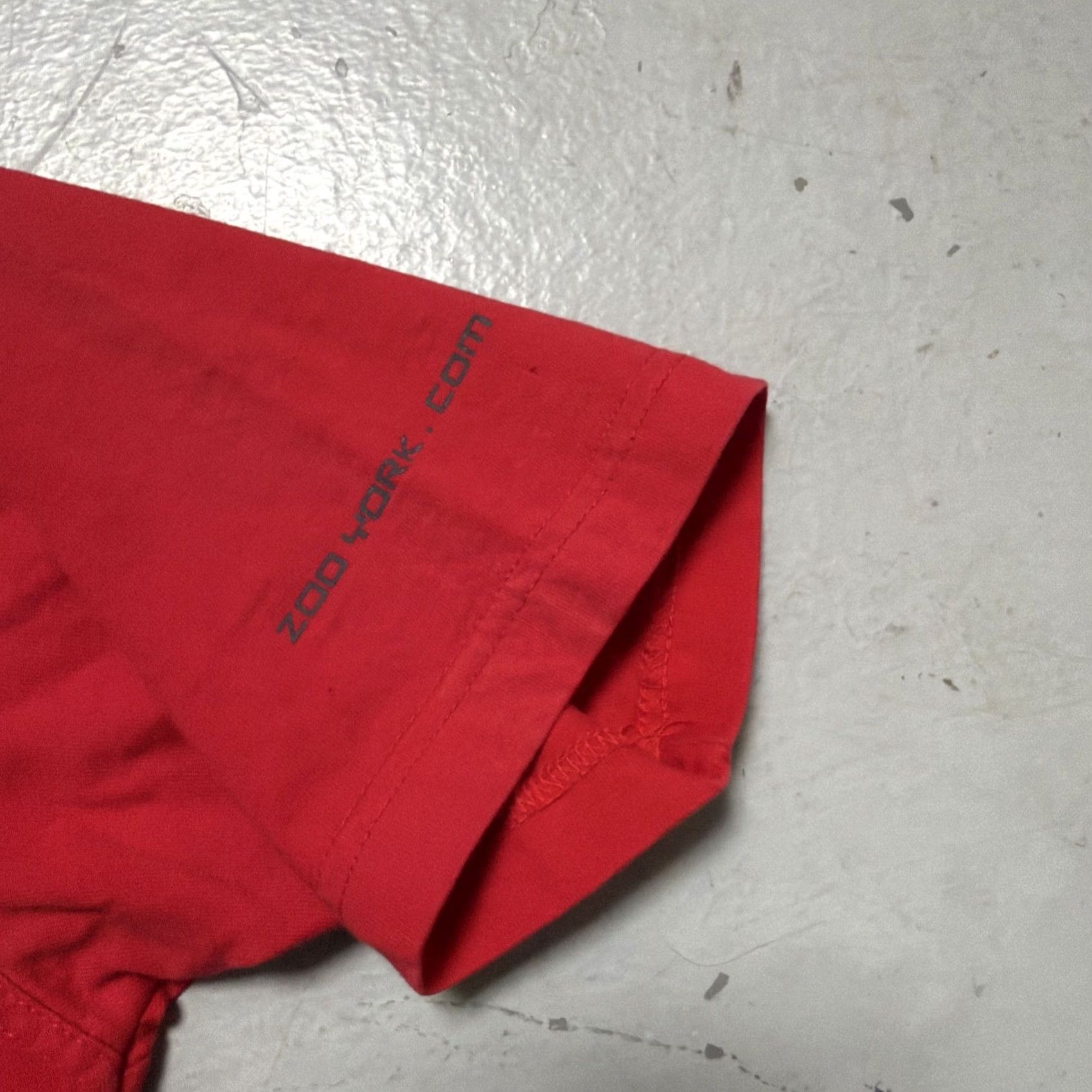 Zoo York VINTAGE ZOO YORK T-Shirt S Red New York NY Street Skateboarding Mock Neck 1990s-Y2K Size US S / EU 44-46 / 1 - 3 Thumbnail