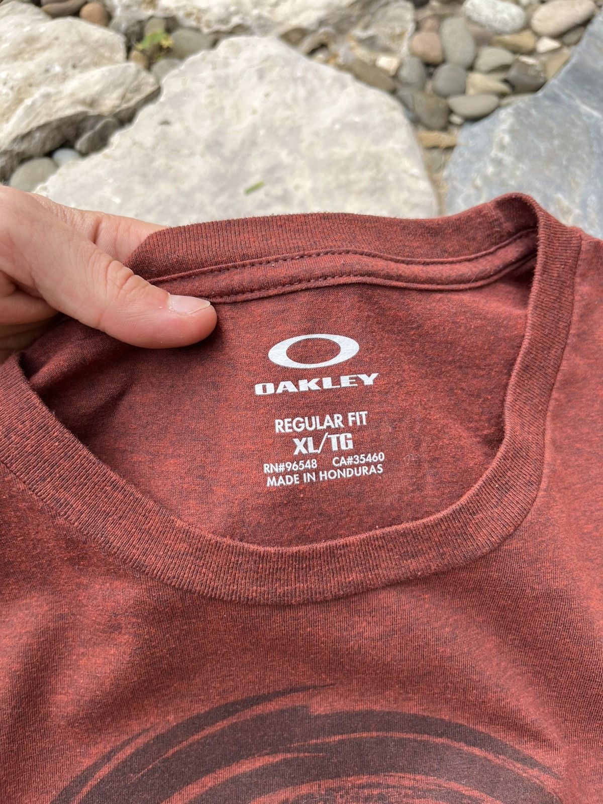 Oakley × Vintage Vintage Oakley y2k retro rust logo gorpcore t-shirt tee Size US XL / EU 56 / 4 - 14 Thumbnail