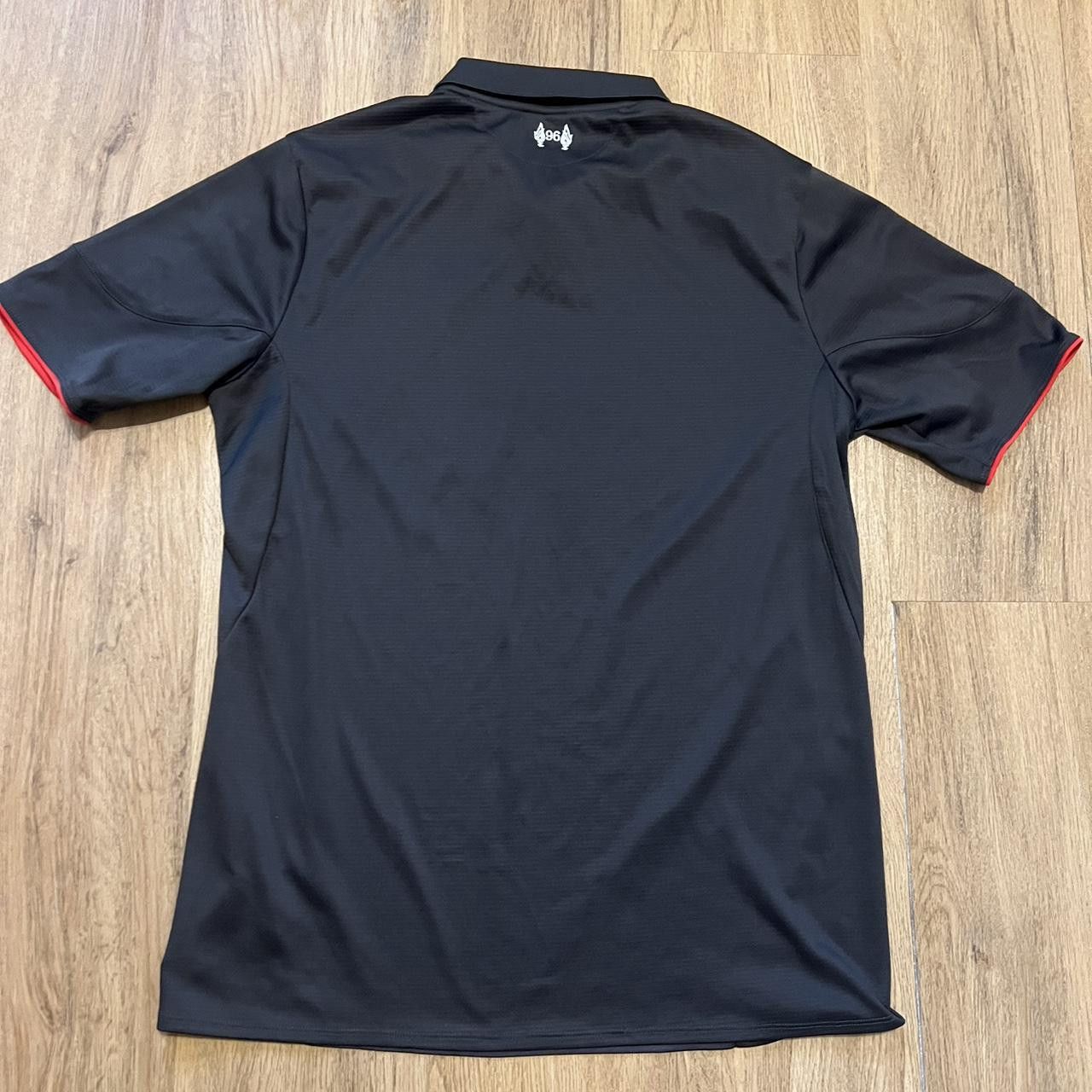 New Balance 2015-16 Liverpool New Balance Football Shirt Premier League Size US L / EU 52-54 / 3 - 2 Thumbnail