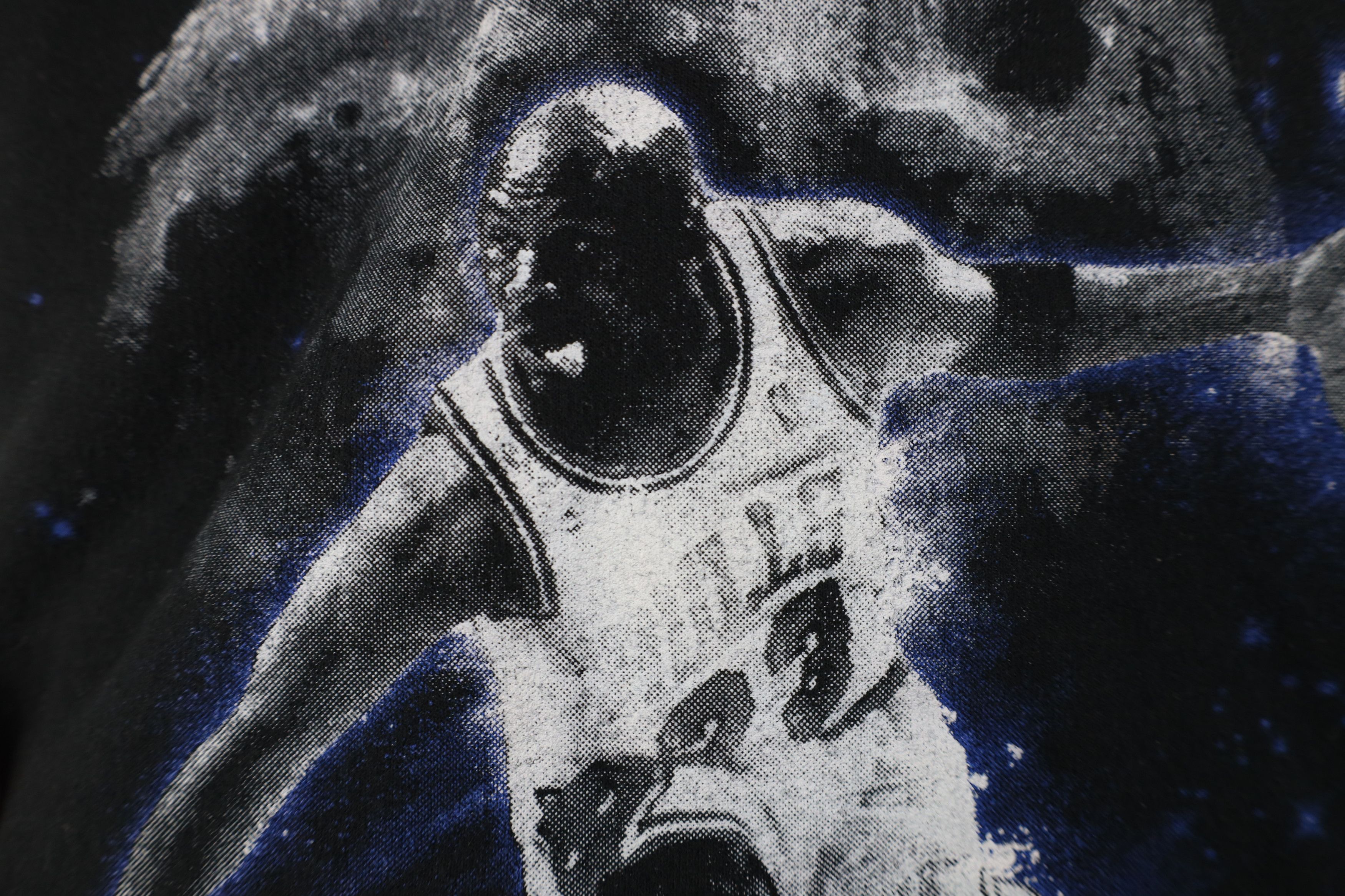Vintage Vintage Michael Jordan Basketball Space Moon Sweatshirt Size US M / EU 48-50 / 2 - 5 Thumbnail