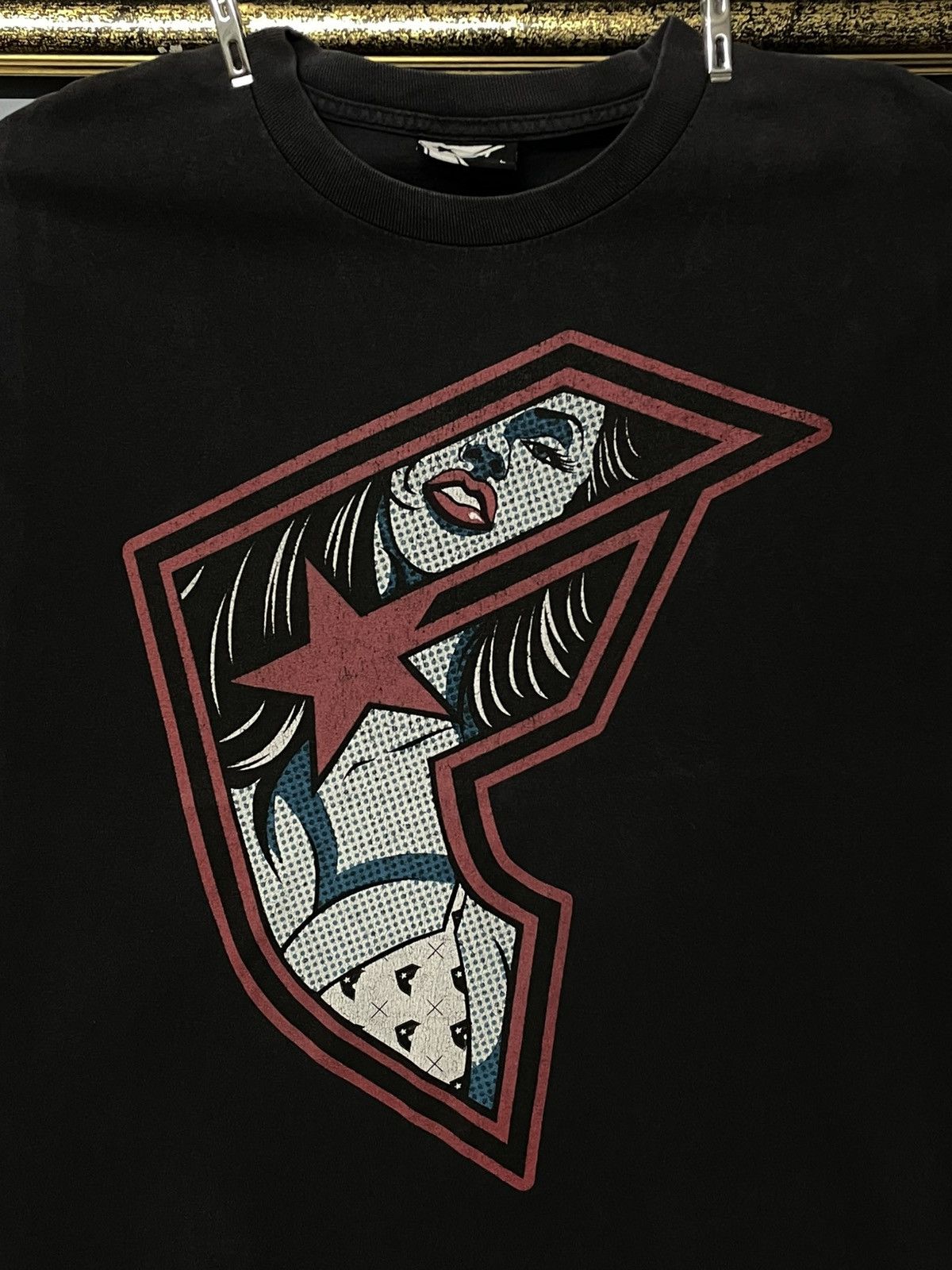 Japanese Brand × Vintage Vintage 90s Famous Stars & Straps Sexy Girl Sunfaded Tshirt Size US M / EU 48-50 / 2 - 3 Thumbnail