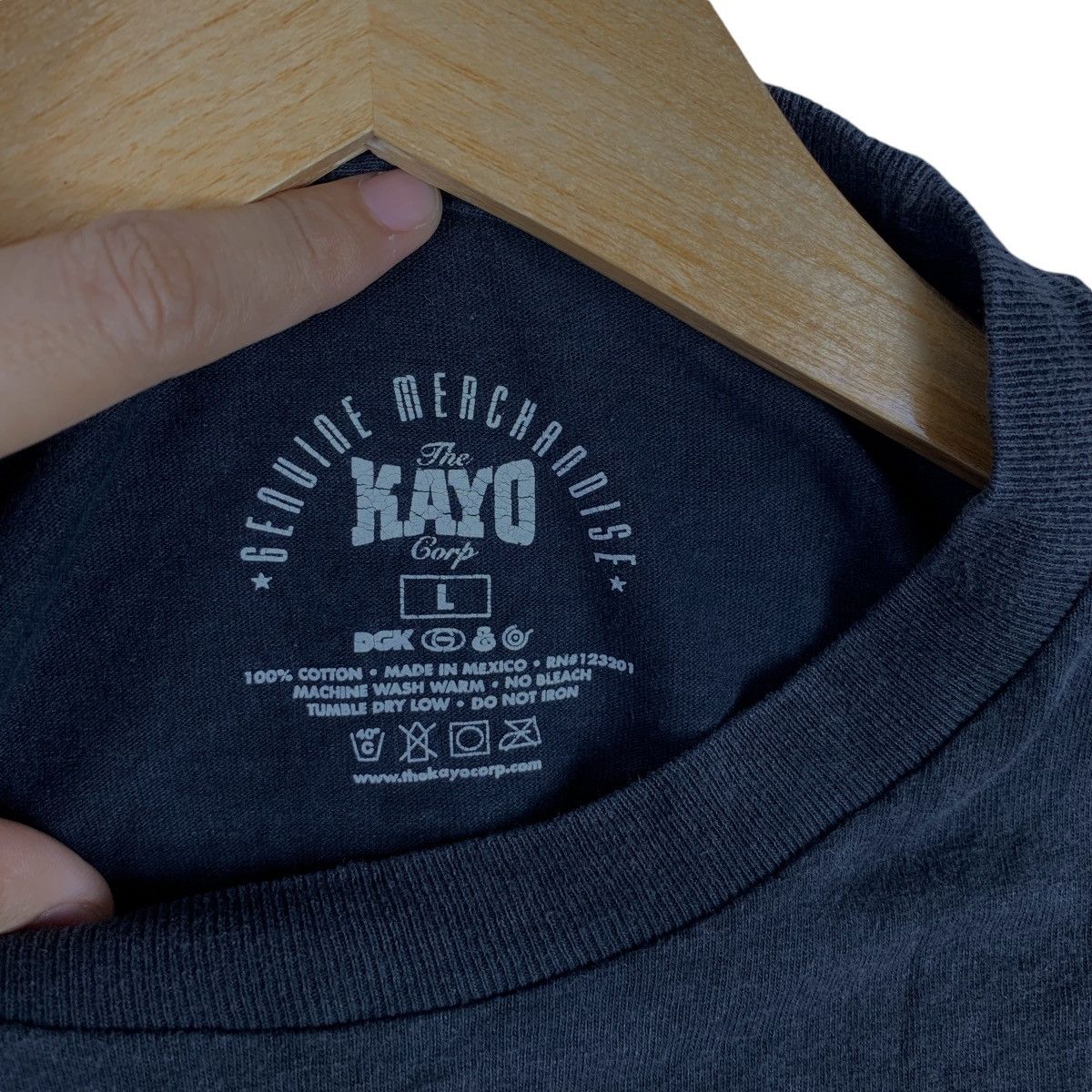 Vintage DIRTY GHETTO KIDS Yo Momma Hip Hop Rap Tee Shirt Size US L / EU 52-54 / 3 - 4 Thumbnail
