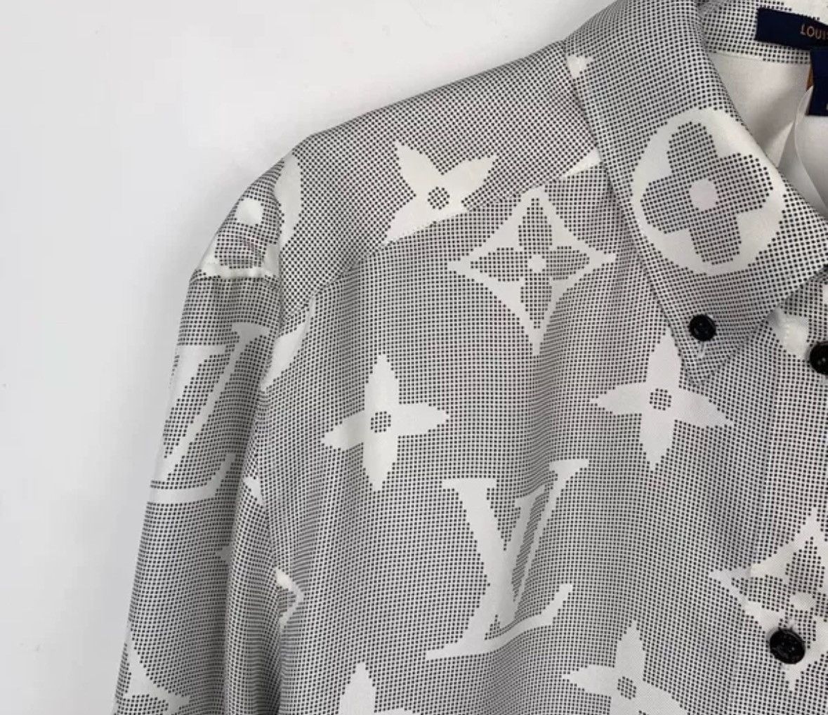 Louis Vuitton Louis Vuitton LV 23 logo breasted gray long sleeved shirt Size US S / EU 44-46 / 1 - 3 Thumbnail