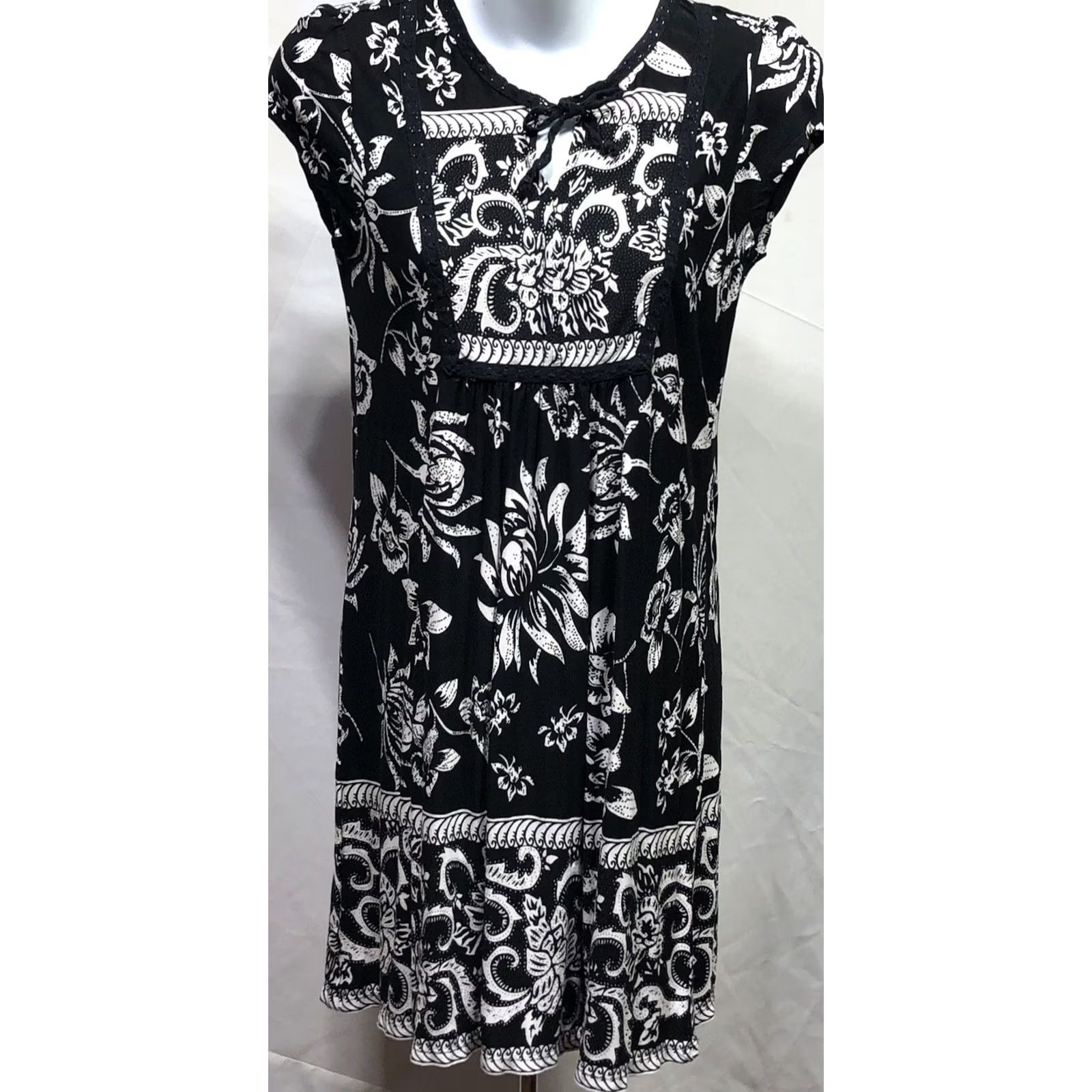 Vintage Mark Floral Short Sleeve Mini Dress S Black White Boho Cottage 90s Bohemian A-Line Womens Size S / US 4 / IT 40 - 8 Thumbnail