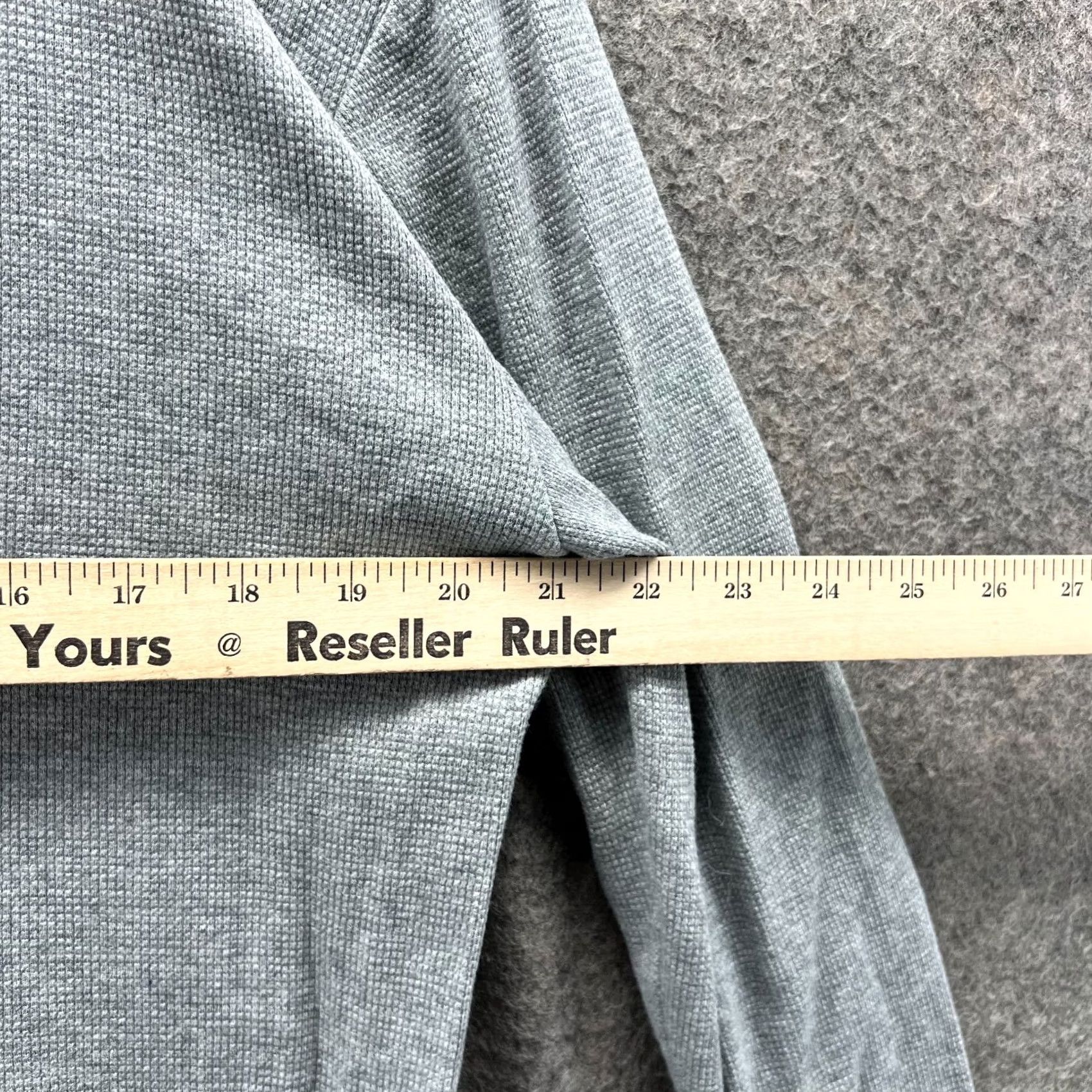 Hugo Boss VINTAGE Hugo Boss Sweater Women XL Cardigan Gray Fleece Logo All Seasons Fall Winter Spring Regular Womens Size XL / US 12-14 / IT 48-50 - 7 Thumbnail