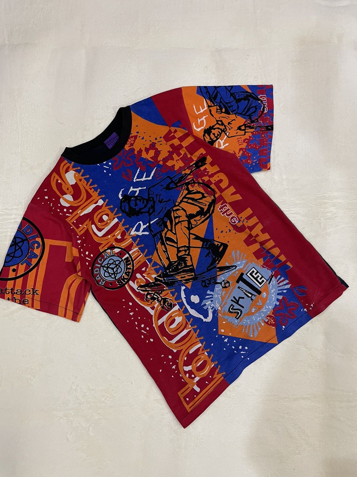Vintage Vintage 80s Overprinted Skate T-shirt All Single Stitiching Size US S / EU 44-46 / 1 - 1 Thumbnail