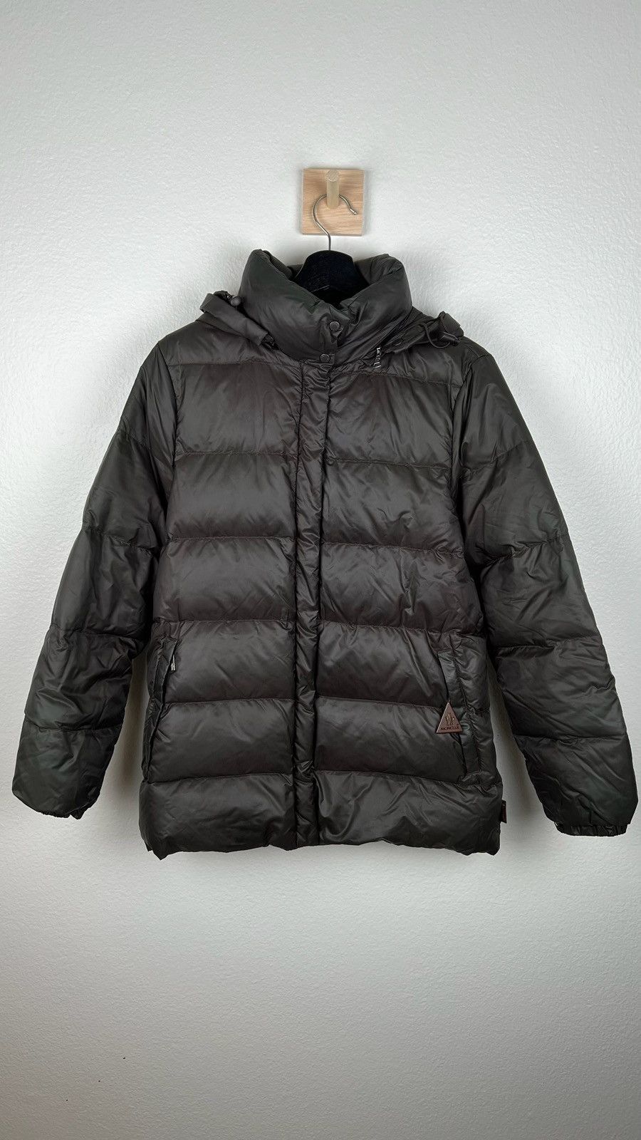 Moncler Moncler Womens Puffer Jacket Grey Size 0 Size XS / US 0-2 / IT 36-38 - 1 Thumbnail