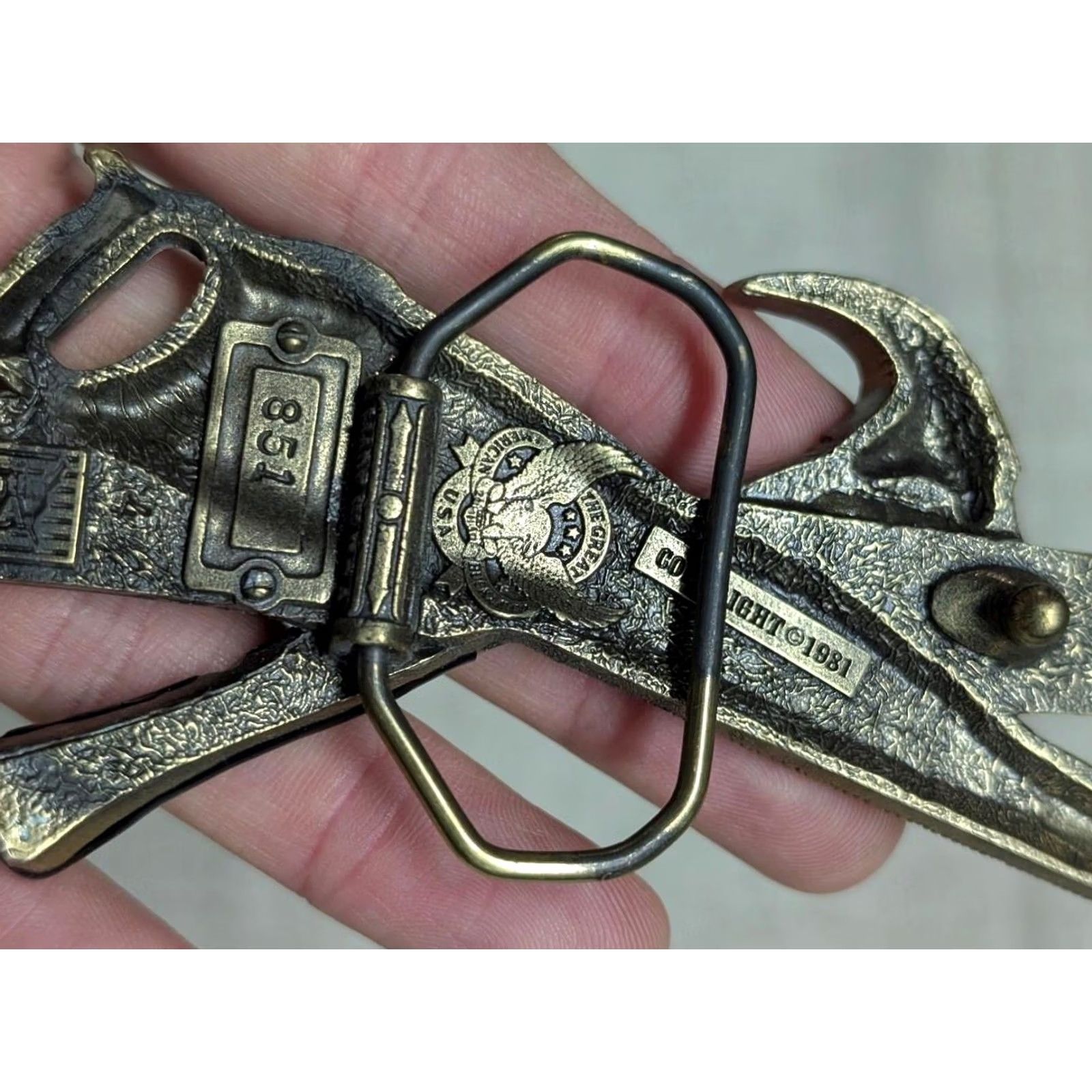 Vintage VINTAGE USA made The Great American Buckle Company belt buckle BRASS hammer pattern belt Buckle Men CARPENTER tools handyman western Size ONE SIZE - 4 Thumbnail