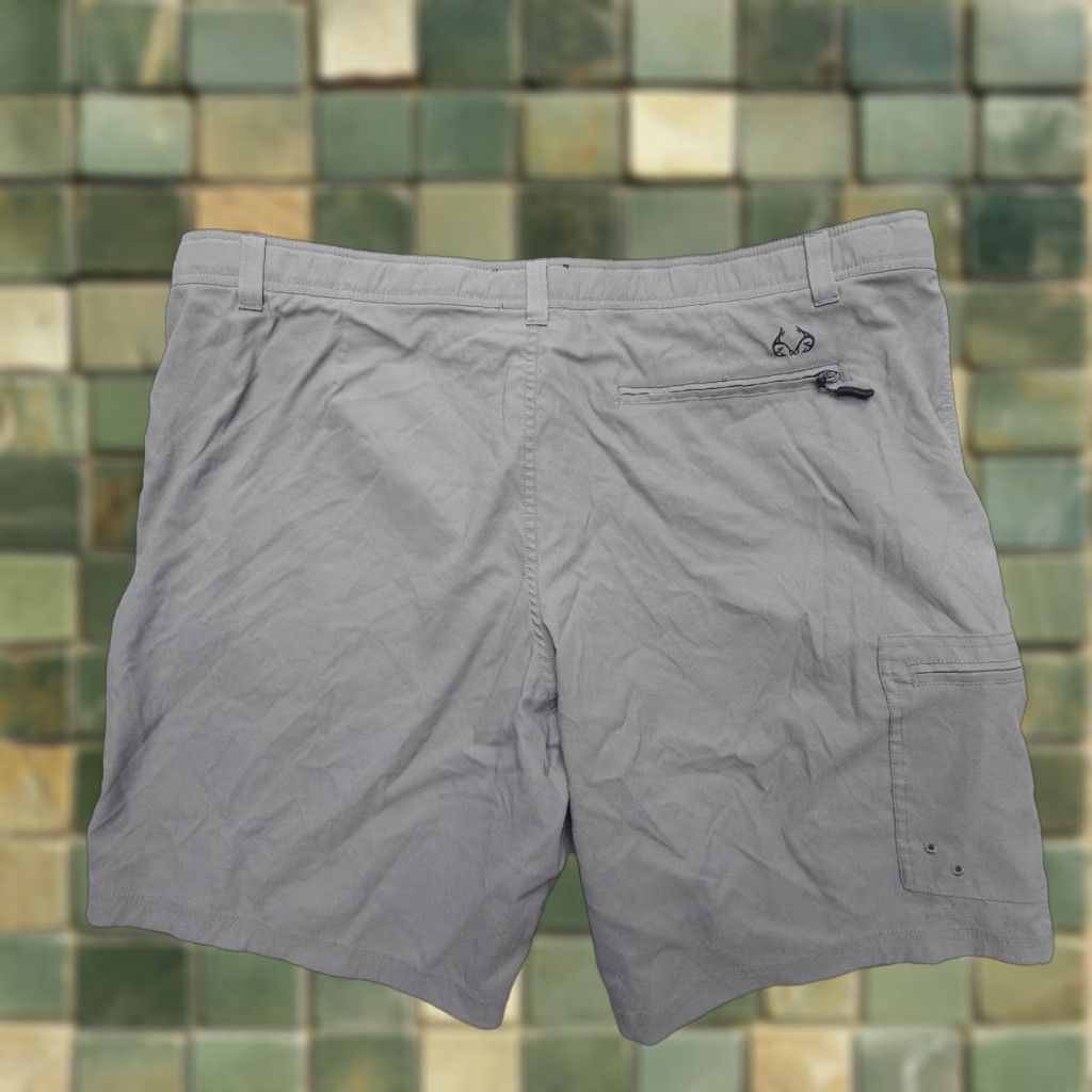 Realtree Realtree Fishing Cargo Shorts Mens 2XL Gray Belted Stretch Tech Hiking Light Cargo Pocket Size US 39 - 1 Thumbnail