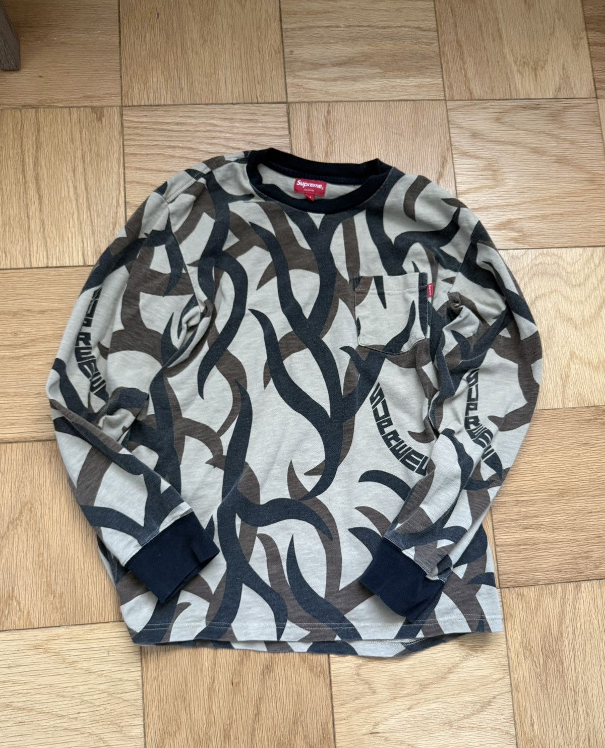 Supreme 2019 Supreme Tan Tribal Camo long-sleeve pocket tee Size US M / EU 48-50 / 2 - 1 Thumbnail
