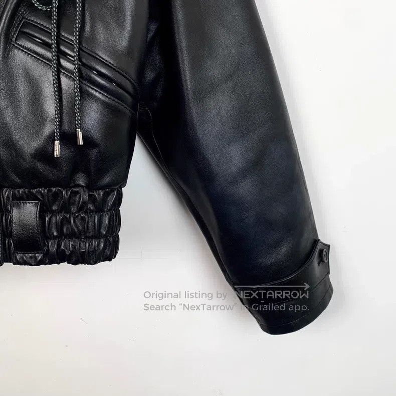 Louis Vuitton Louis Vuitton Black Fur Collar Cow Leather Waist Jacket Size XS / US 0-2 / IT 36-38 - 4 Thumbnail
