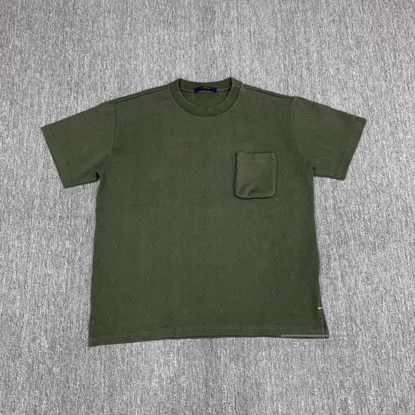 Louis Vuitton Green Short-Sleeve Patterned Shirt with Pocket. Size US L / EU 52-54 / 3 - 1 Thumbnail