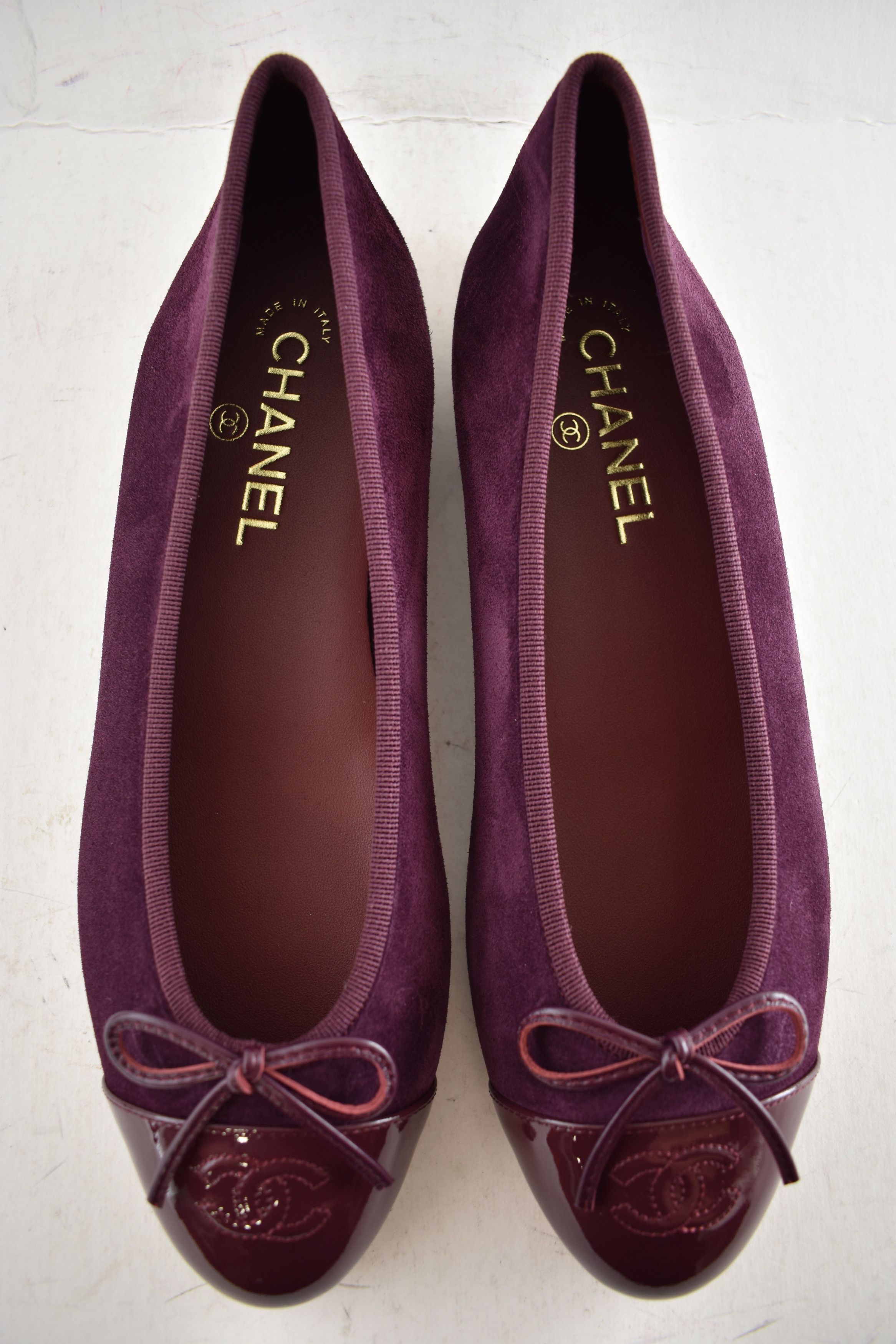 Chanel 26A Burgundy Purple Suede CC Logo Ballet Ballerina Flat 41 Size US 11 / IT 41 - 16 Thumbnail
