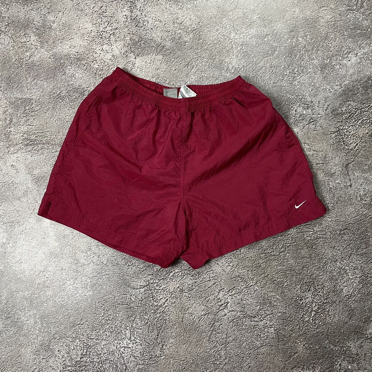 Vintage Vintage Nike Swoosh Shorts Casual Streetwear Y2K Burgundy 34 Size US 34 / EU 50 - 2 Thumbnail