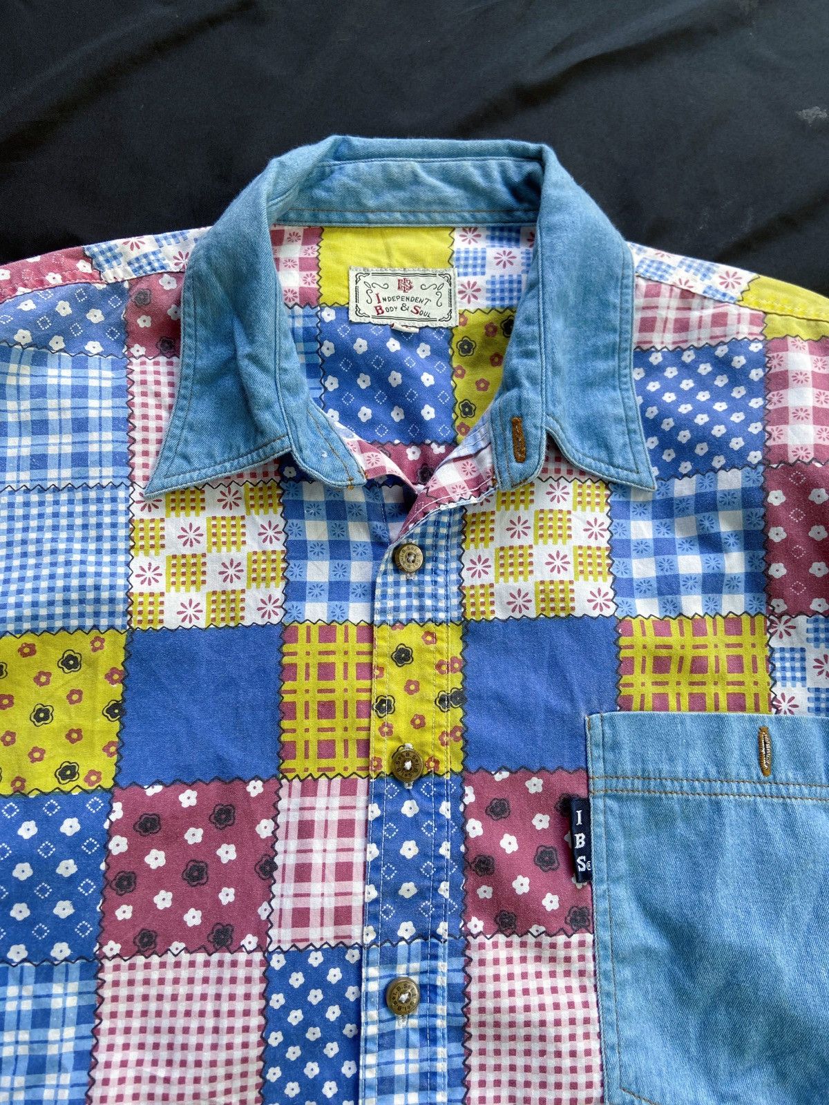 Handmade INDEPENDENT BODY & SOUL PATTERN BUTTON DOWN SHIRT Size US L / EU 52-54 / 3 - 9 Thumbnail