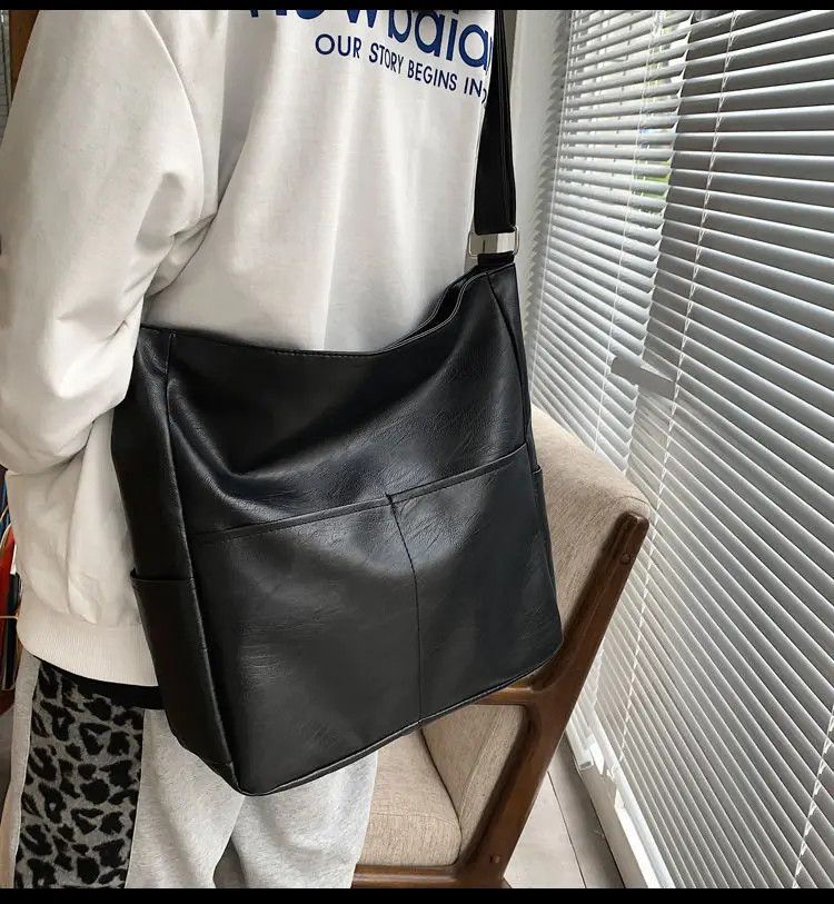 The Unbranded Brand Fashionable Crossbody Bag with Soft Leather Size ONE SIZE - 1 Thumbnail
