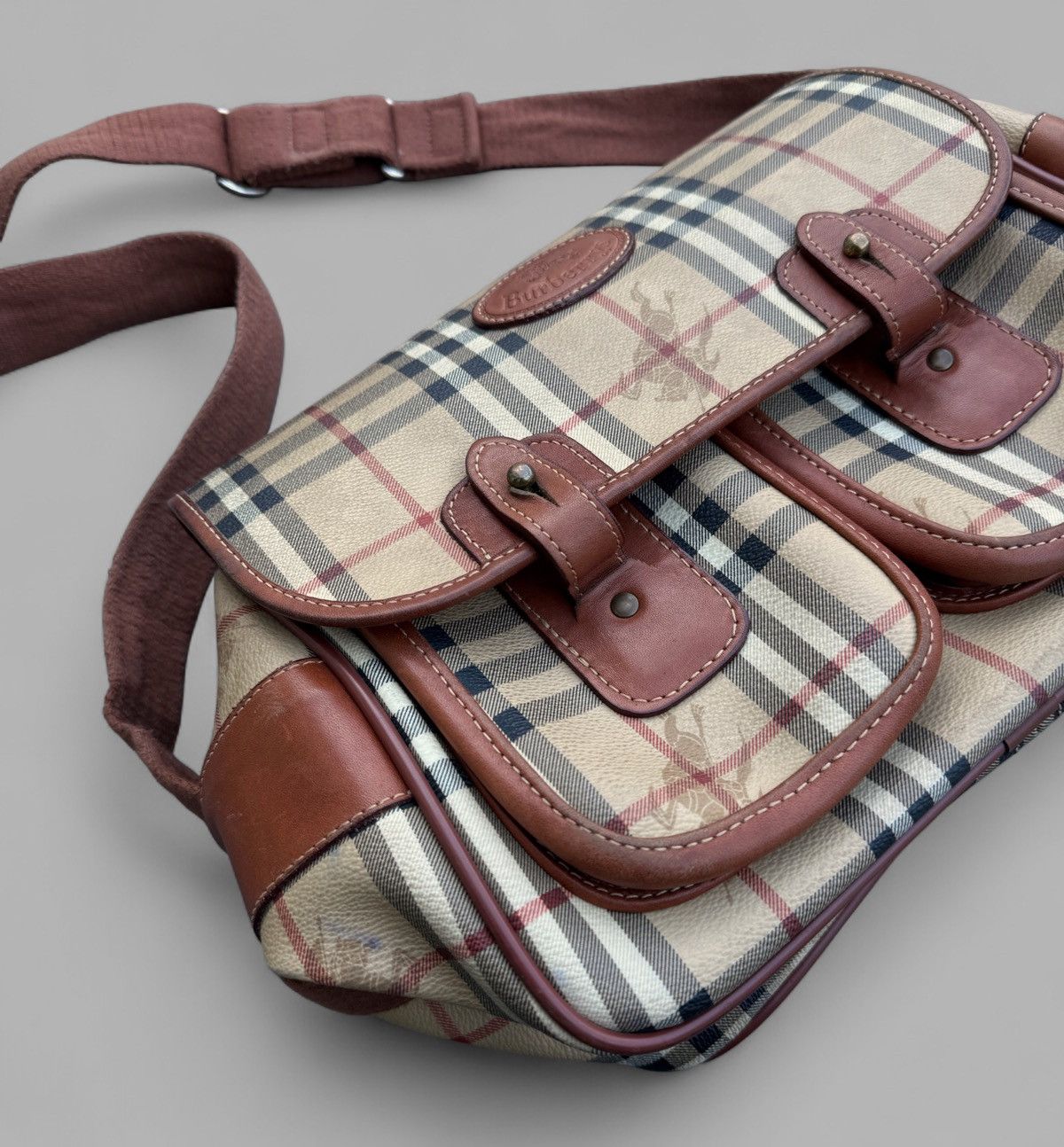 Burberry 80's BURBERRY NOVA CHECK Cargo Pockets Messenger Bag Size ONE SIZE - 18 Thumbnail
