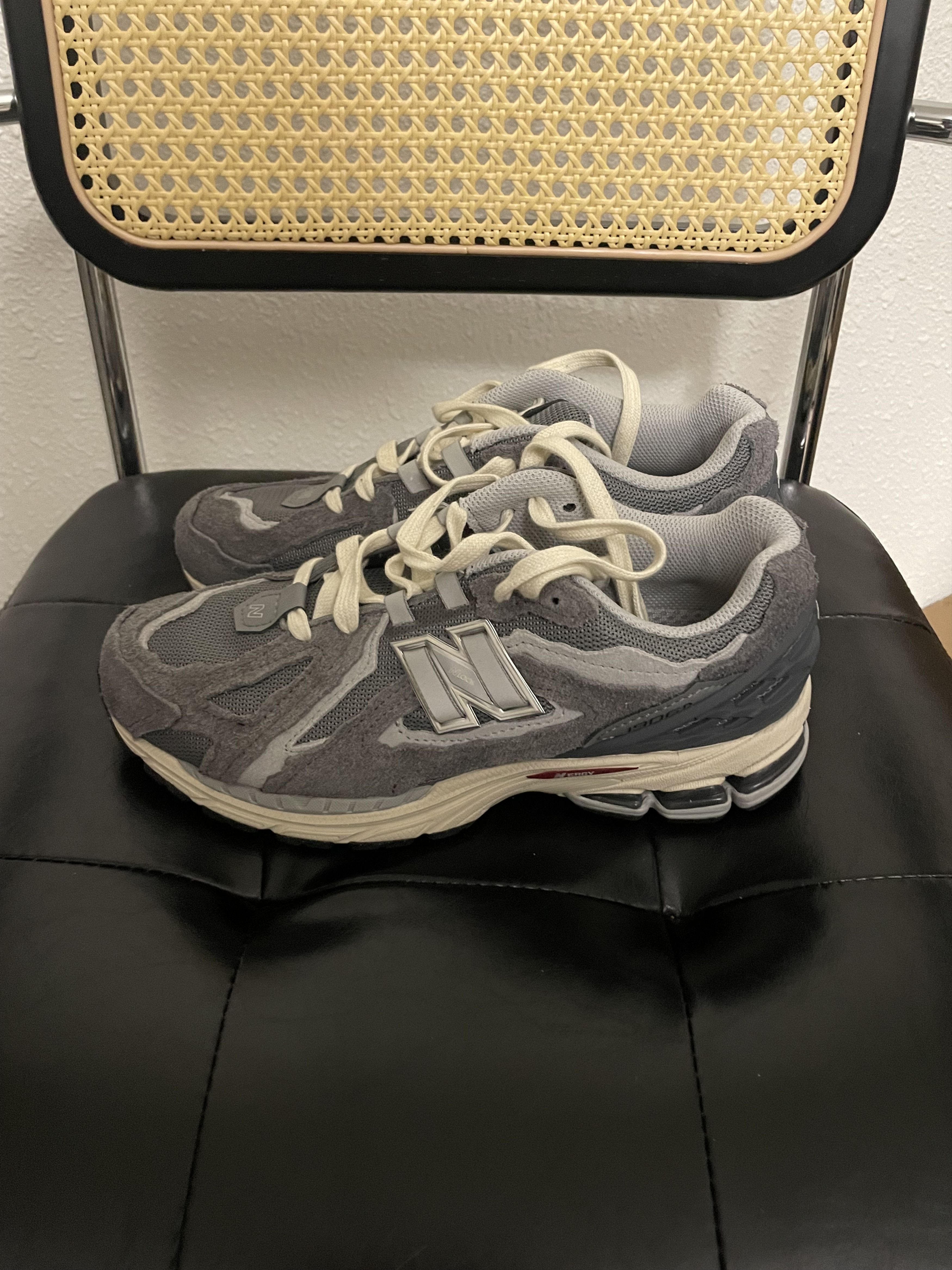 New Balance Grey New Balance 1906 Size US 7.5 / EU 40-41 - 2 Thumbnail