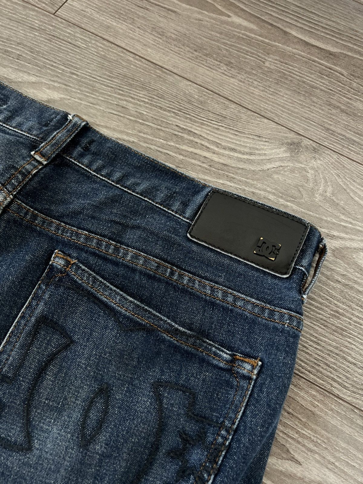 DC Vintage Dc Shoes Big Logo Loose Fit Y2K Opium Selvage Jeans Size US 34 / EU 50 - 14 Thumbnail
