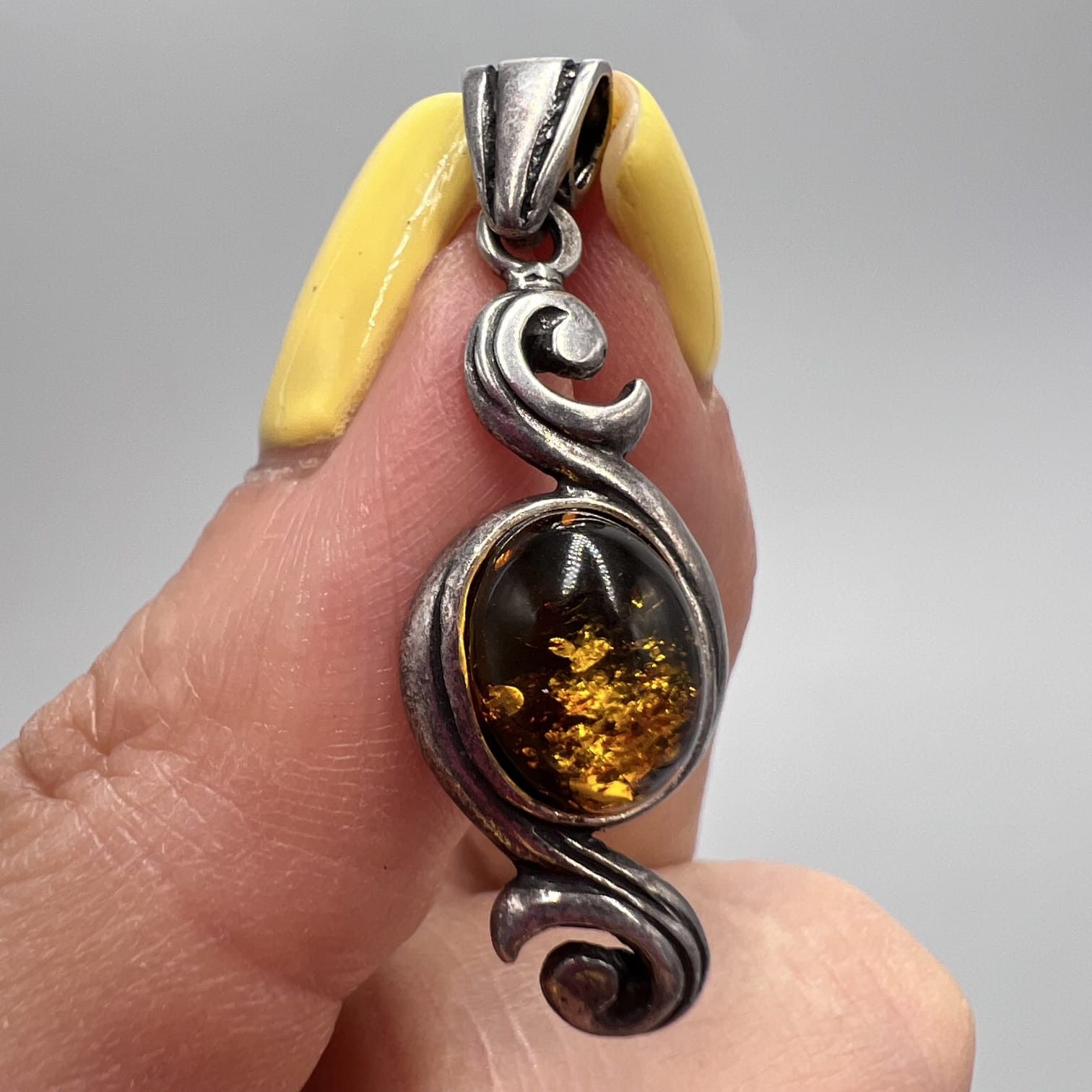 Sterling Silver Vintage 925 Sterling Silver Pendant with Natural Amber Size ONE SIZE - 1 Thumbnail