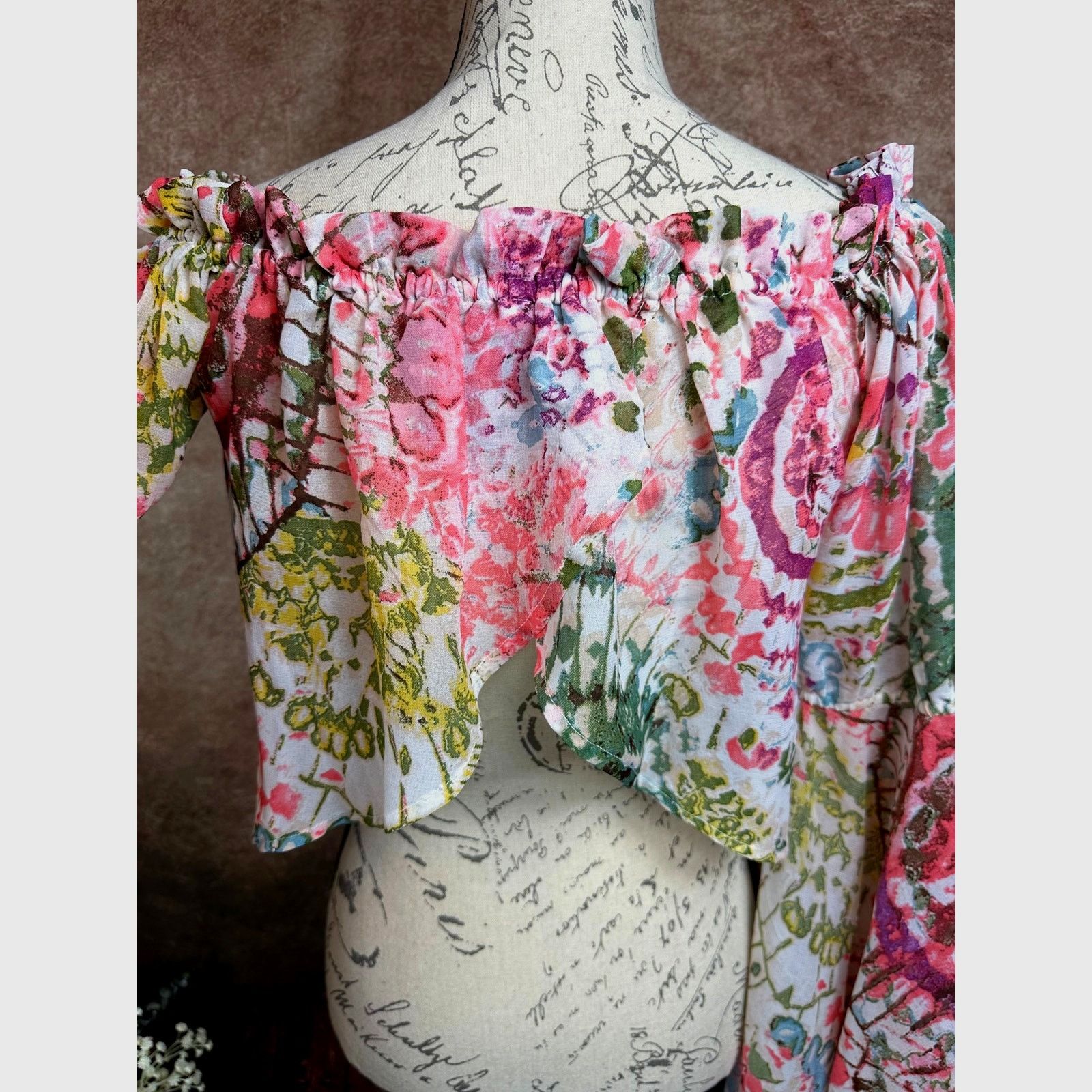 Other Live 4 Truth Floral Crop Top with Exaggerated Bell Sleeves S Size S / US 4 / IT 40 - 12 Thumbnail
