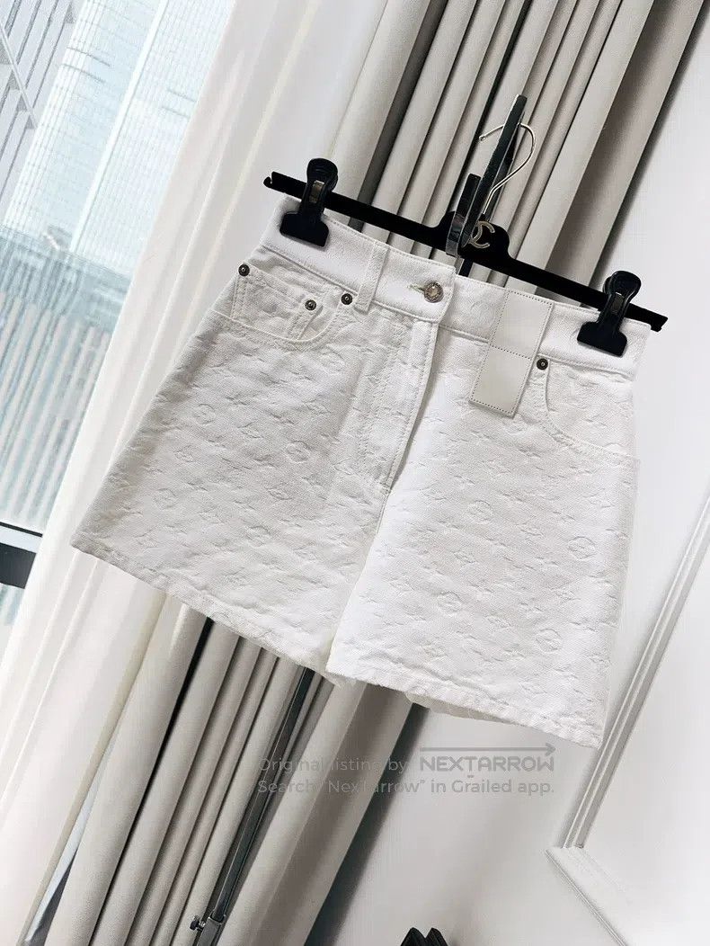 Louis Vuitton Louis Vuitton Denim shorts with white embossed full-print Size 33" - 1 Thumbnail