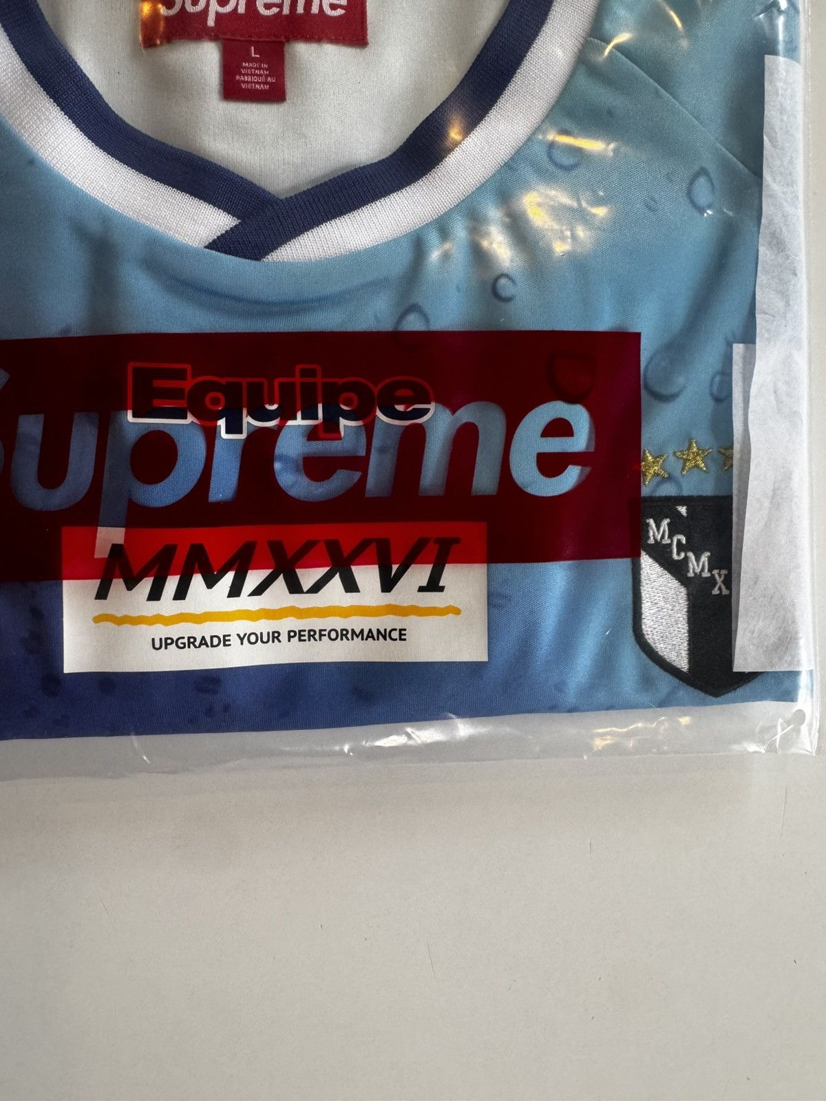 Supreme Supreme Fiji Soccer Jersey Size L (IN HAND) SHIPS FAST Size US L / EU 52-54 / 3 - 4 Thumbnail