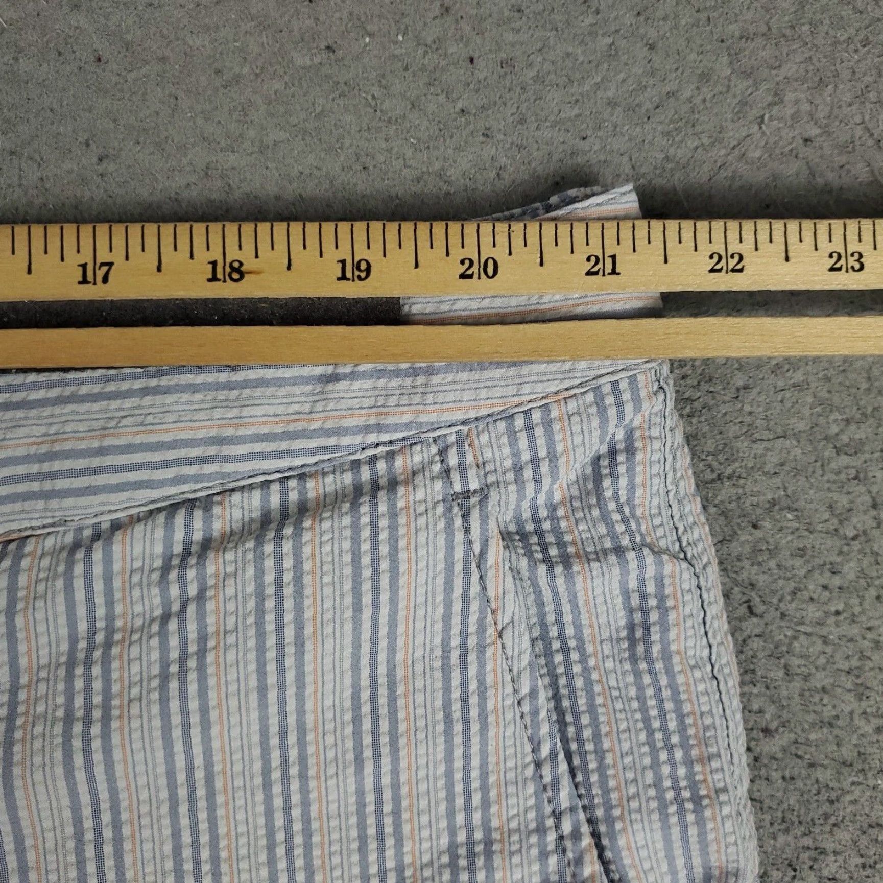 Tommy Bahama VINTAGE Tommy Bahama Men's Shorts Size 42 Blue Nylon Flat Front Chino Casual Summer Size US 42 / EU 58 - 4 Thumbnail