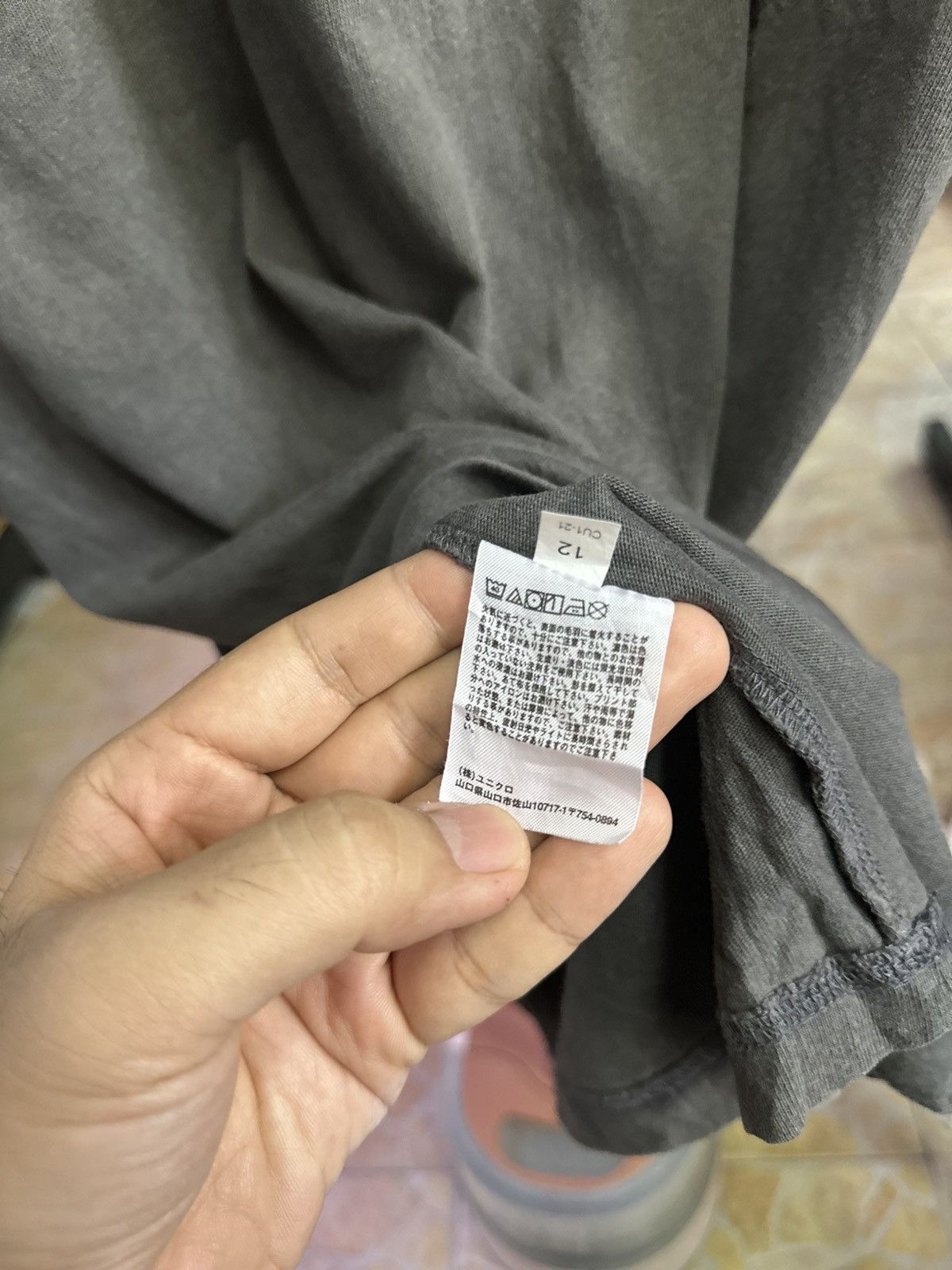 Uniqlo Vintage faded uniqlo tshirt Size US XL / EU 56 / 4 - 3 Thumbnail