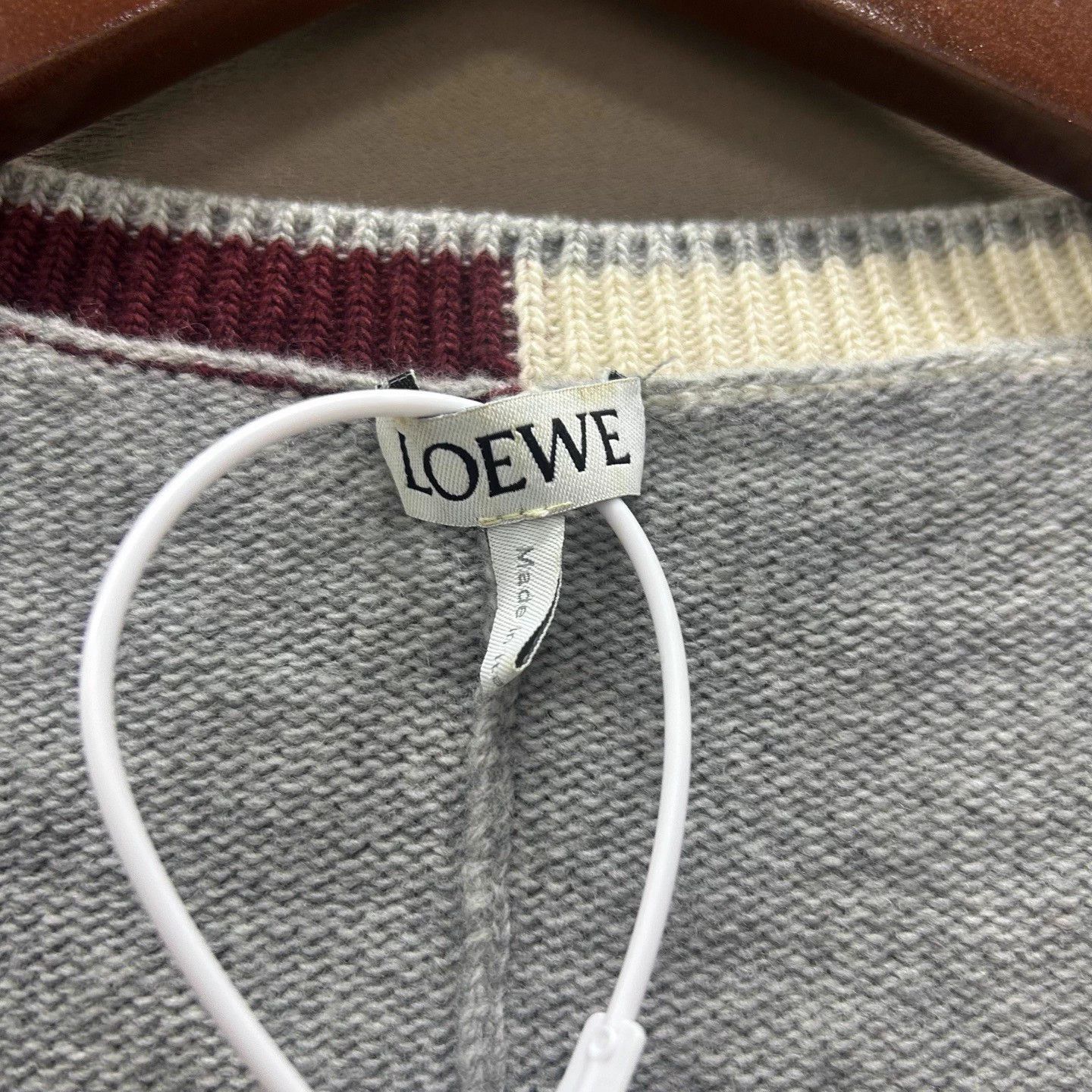 Loewe Loewe color blocked logo embroidered XS 99 sweater Size XS / US 0-2 / IT 36-38 - 4 Thumbnail