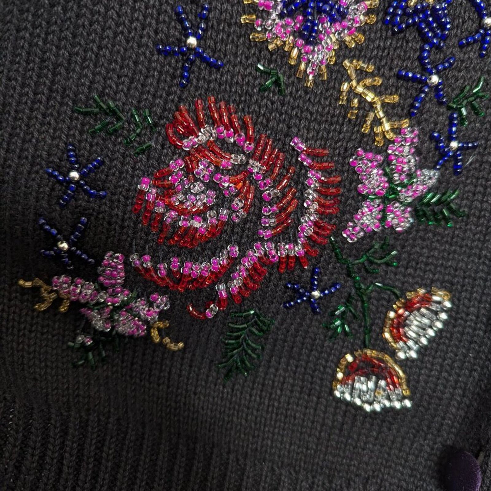 Vintage Vintage Black V-Neck Long Sleeve Floral Beaded Cardigan Size S / US 4 / IT 40 - 4 Thumbnail