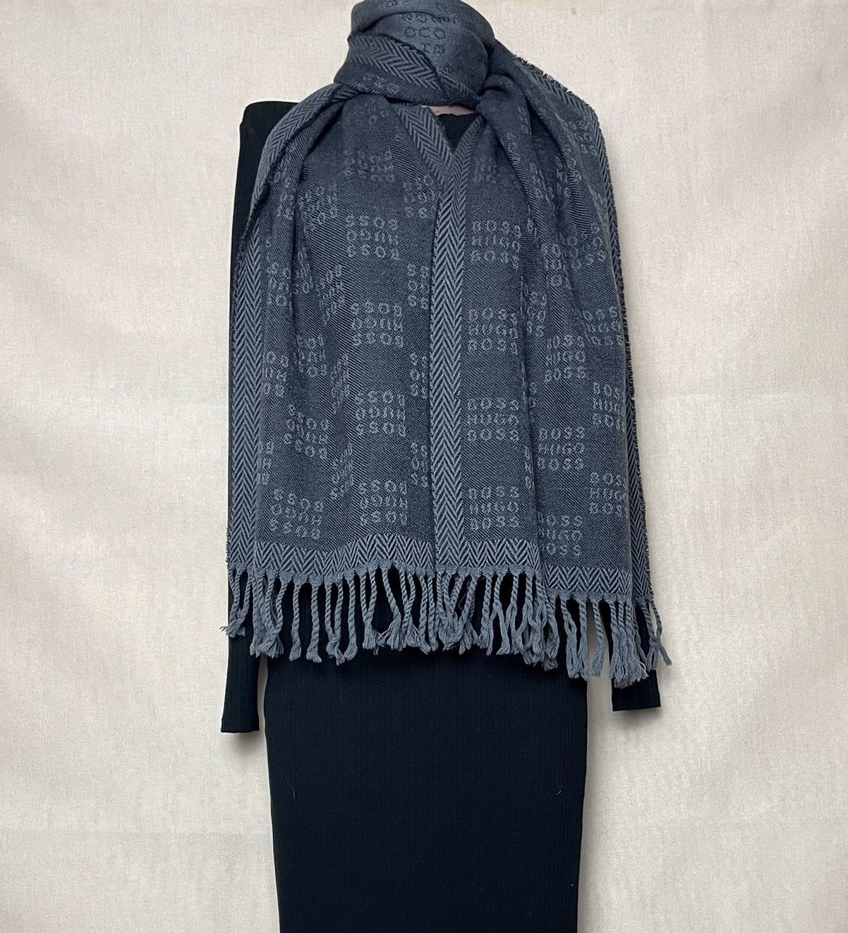 Hugo Boss Hugo Boss wool gray logo scarf Size ONE SIZE - 8 Thumbnail